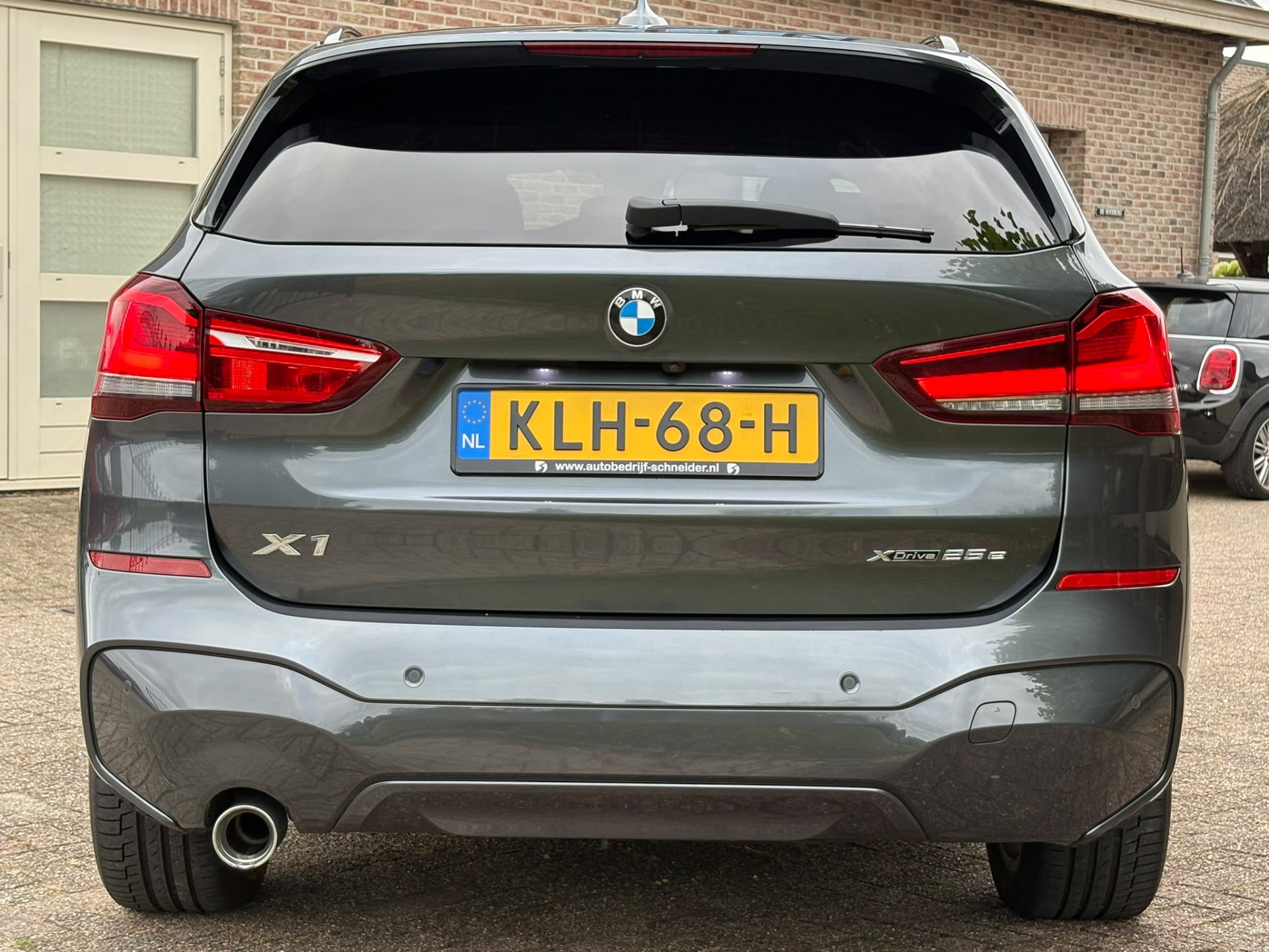 Foto van BMW X1 Xdrive25e