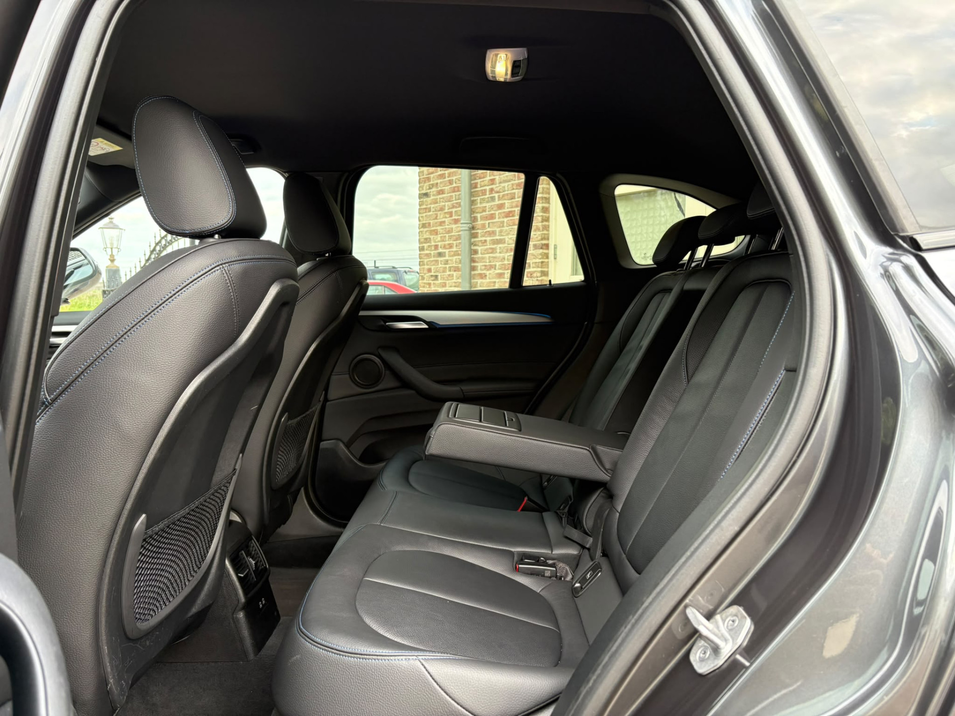 Foto van BMW X1 Xdrive25e