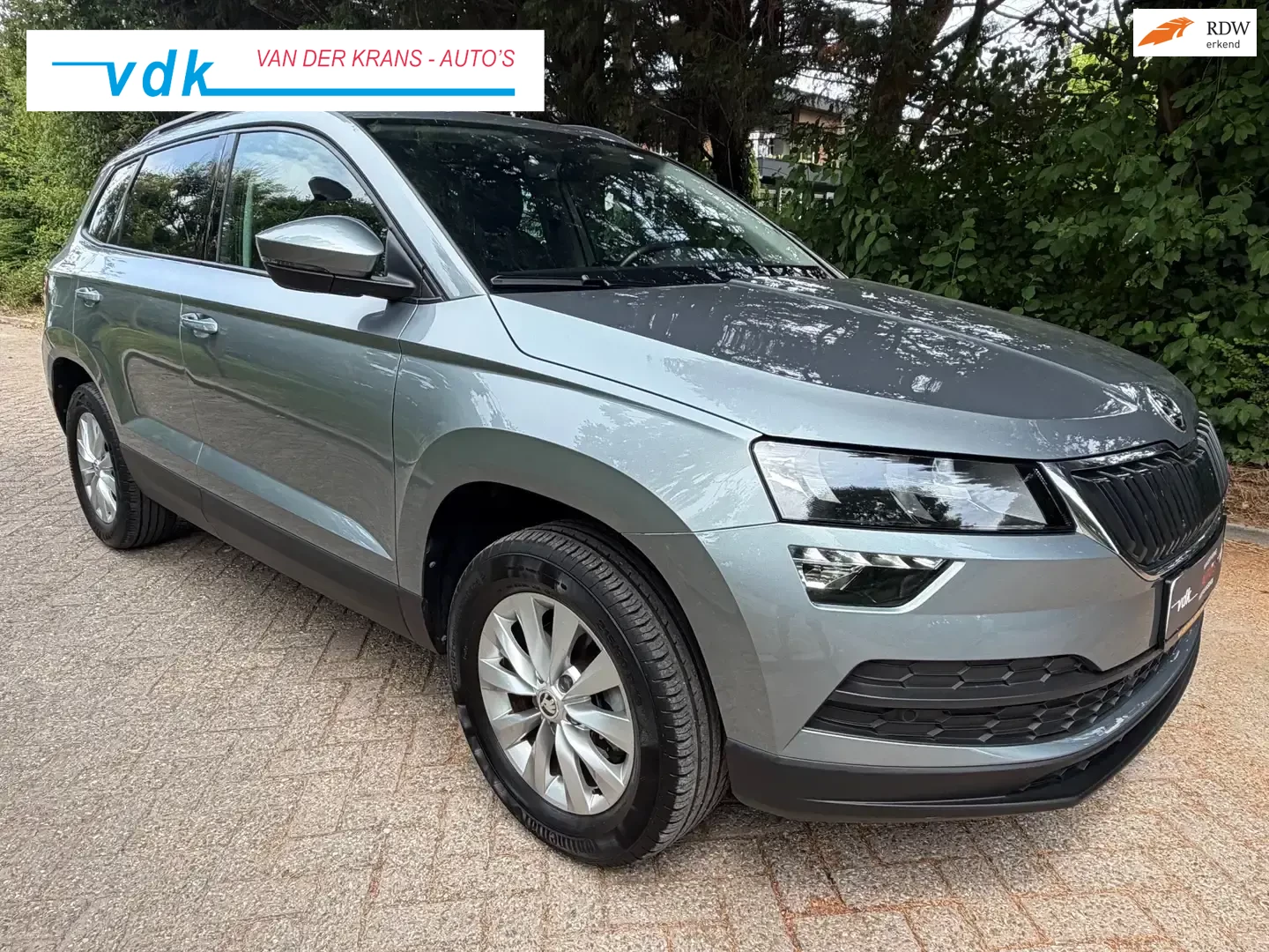 Skoda Karoq 1.0 TSI Business 110 pk Edition Plus 2021 - voorkant