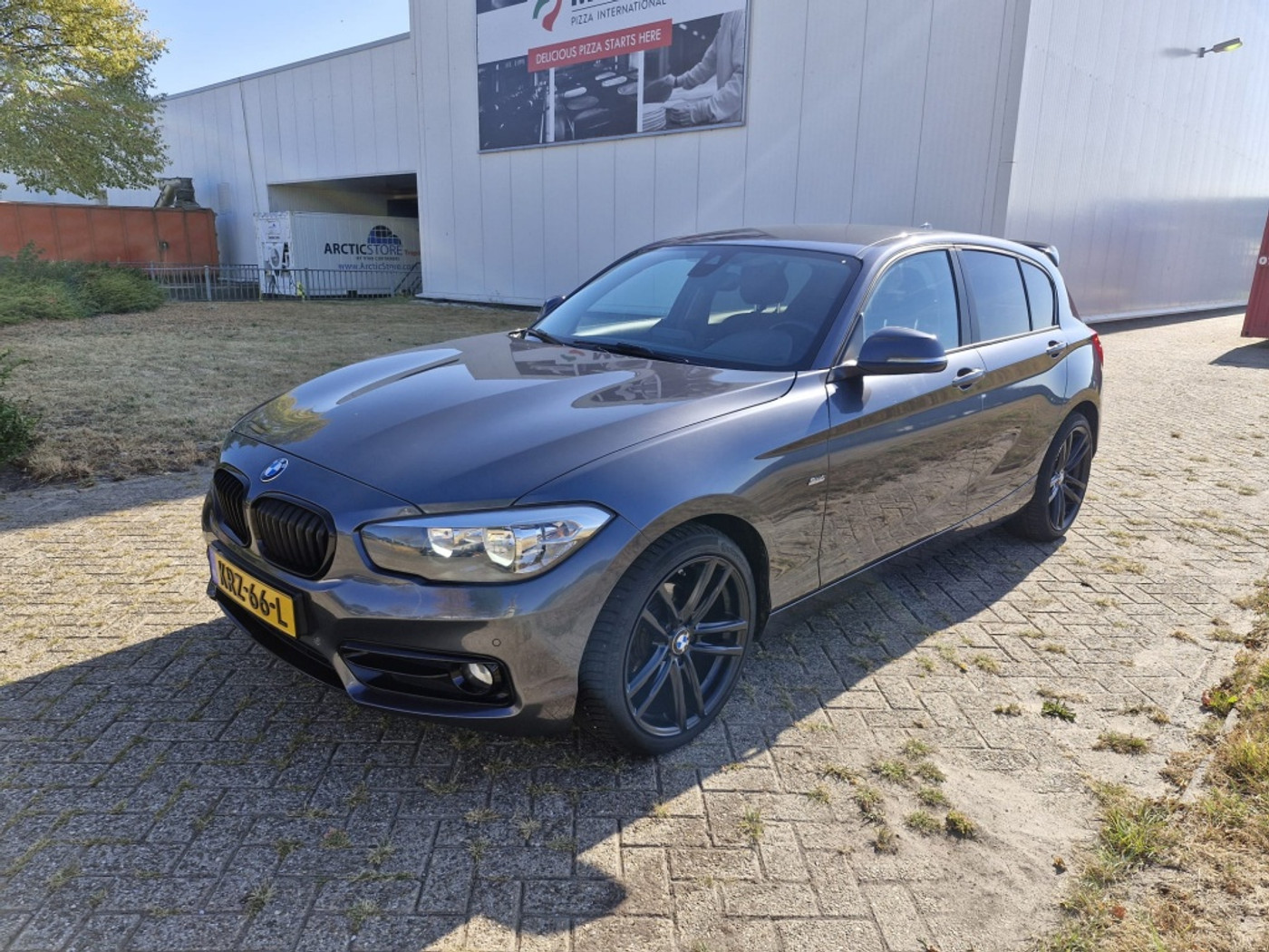 BMW 116i 116i Sport Shadow Ed 2015 - voorkant