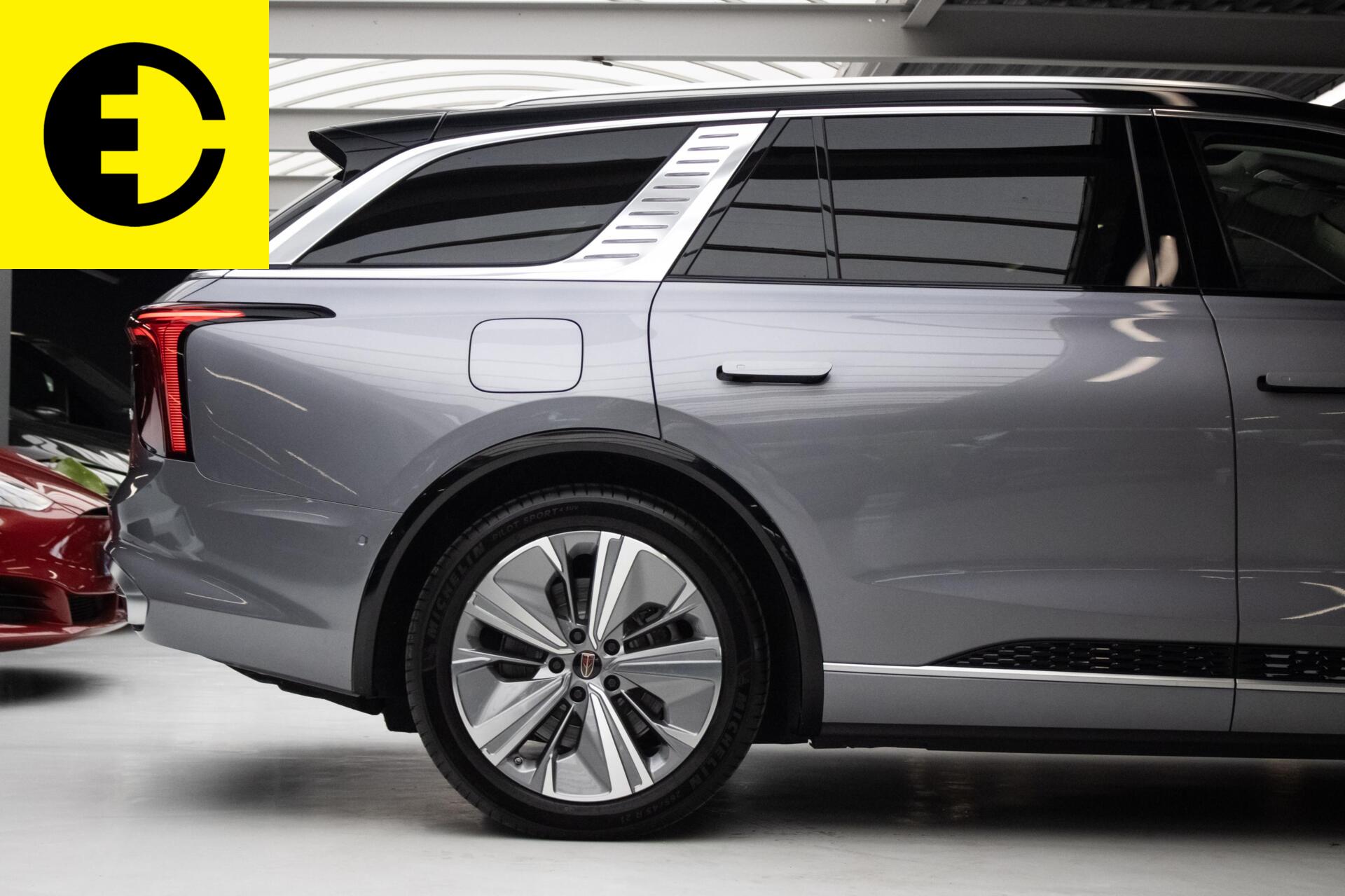 Foto van Hongqi E-hs9