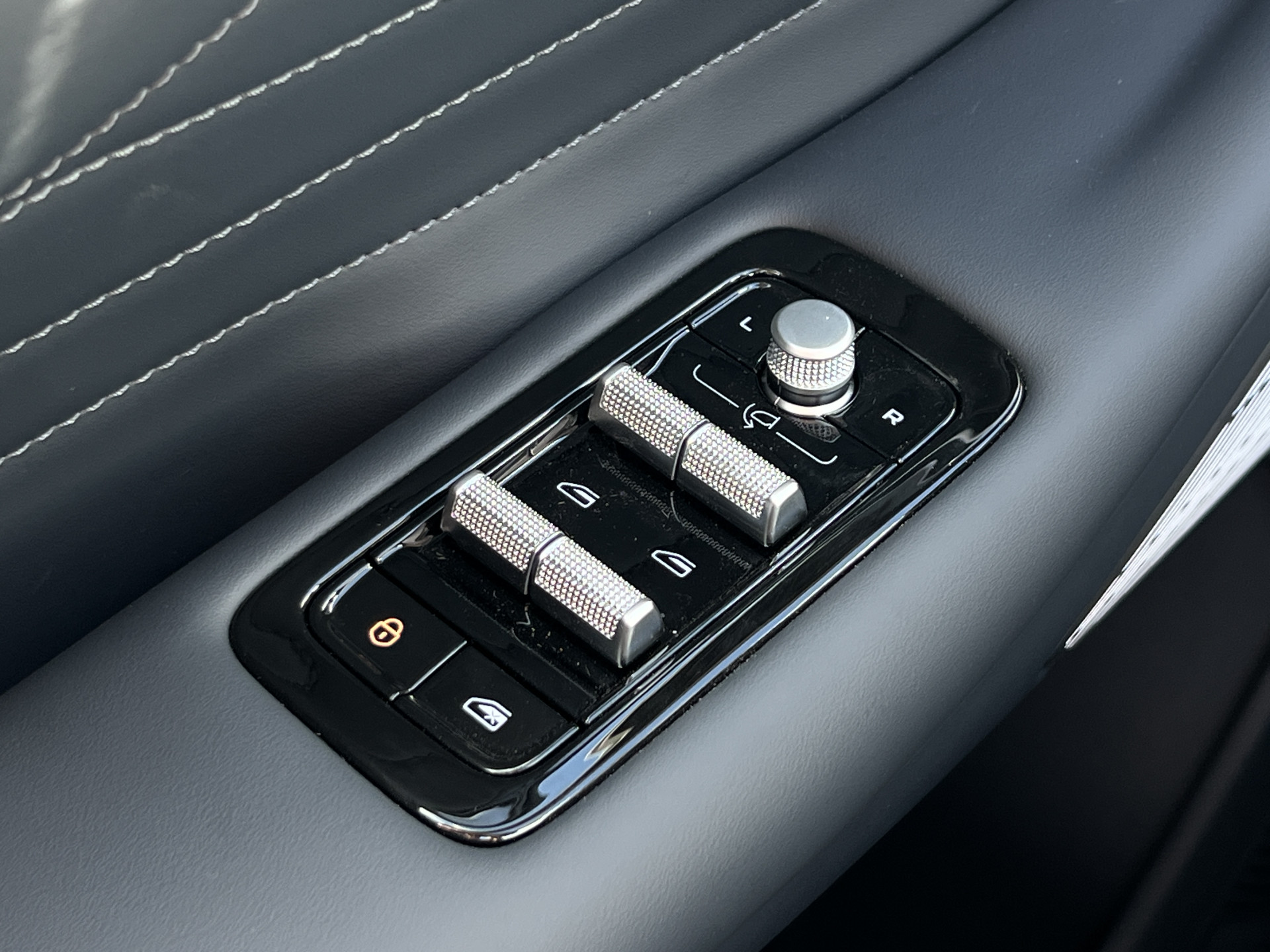 Foto van Geely Starray Em-i