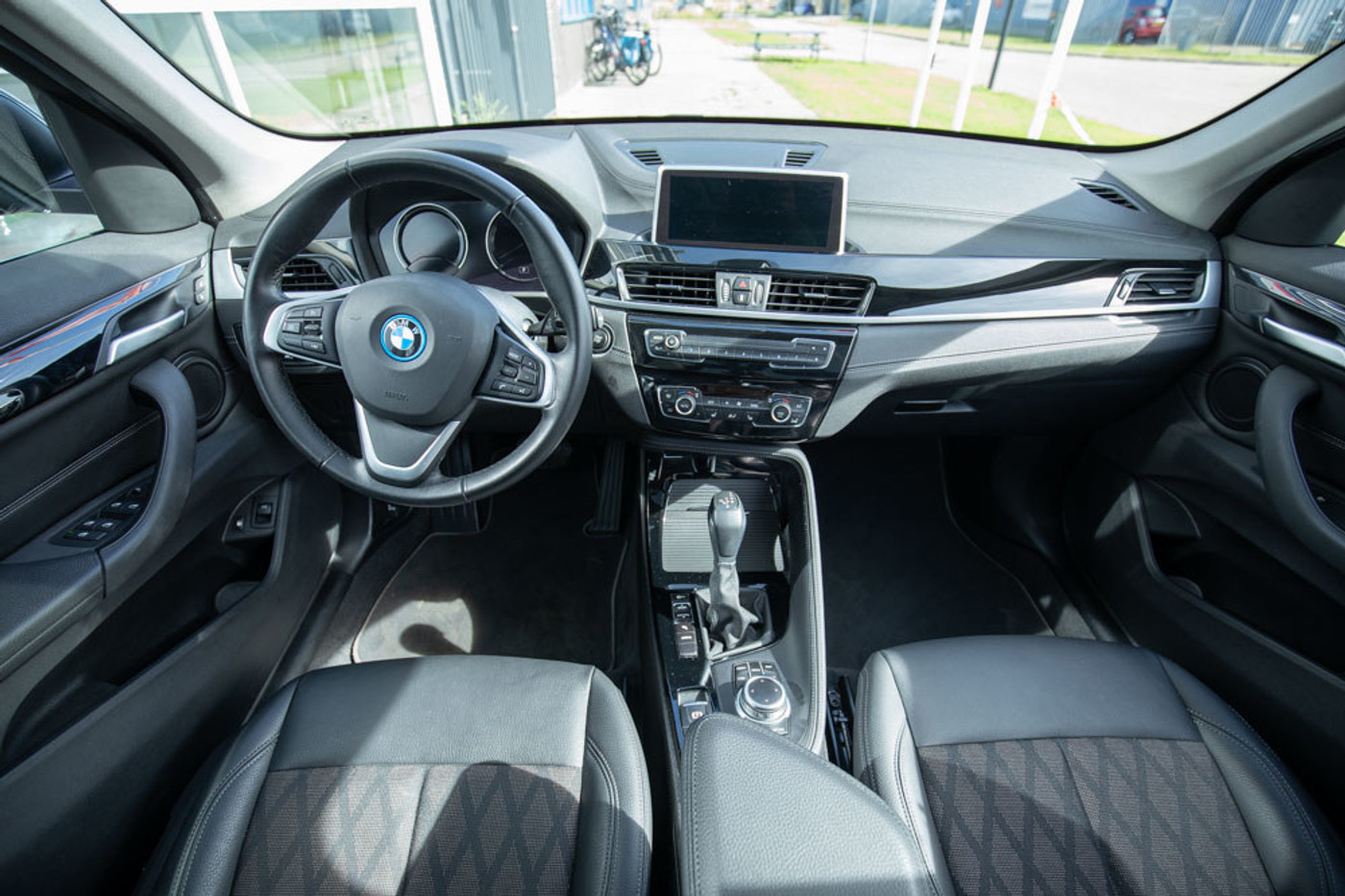 Foto van BMW X1 Xdrive25e