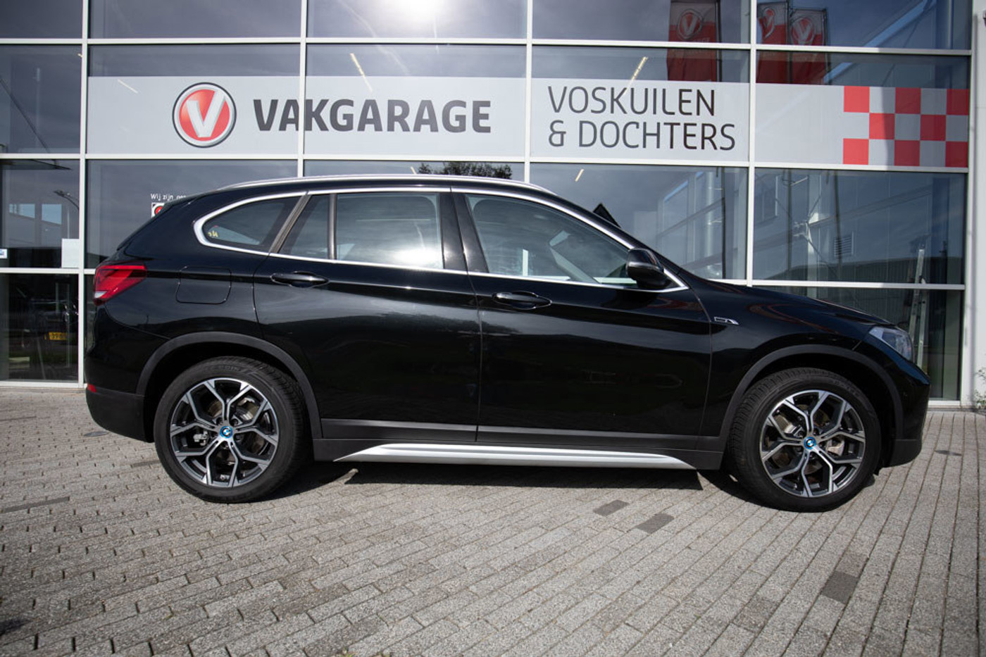Foto van BMW X1 Xdrive25e
