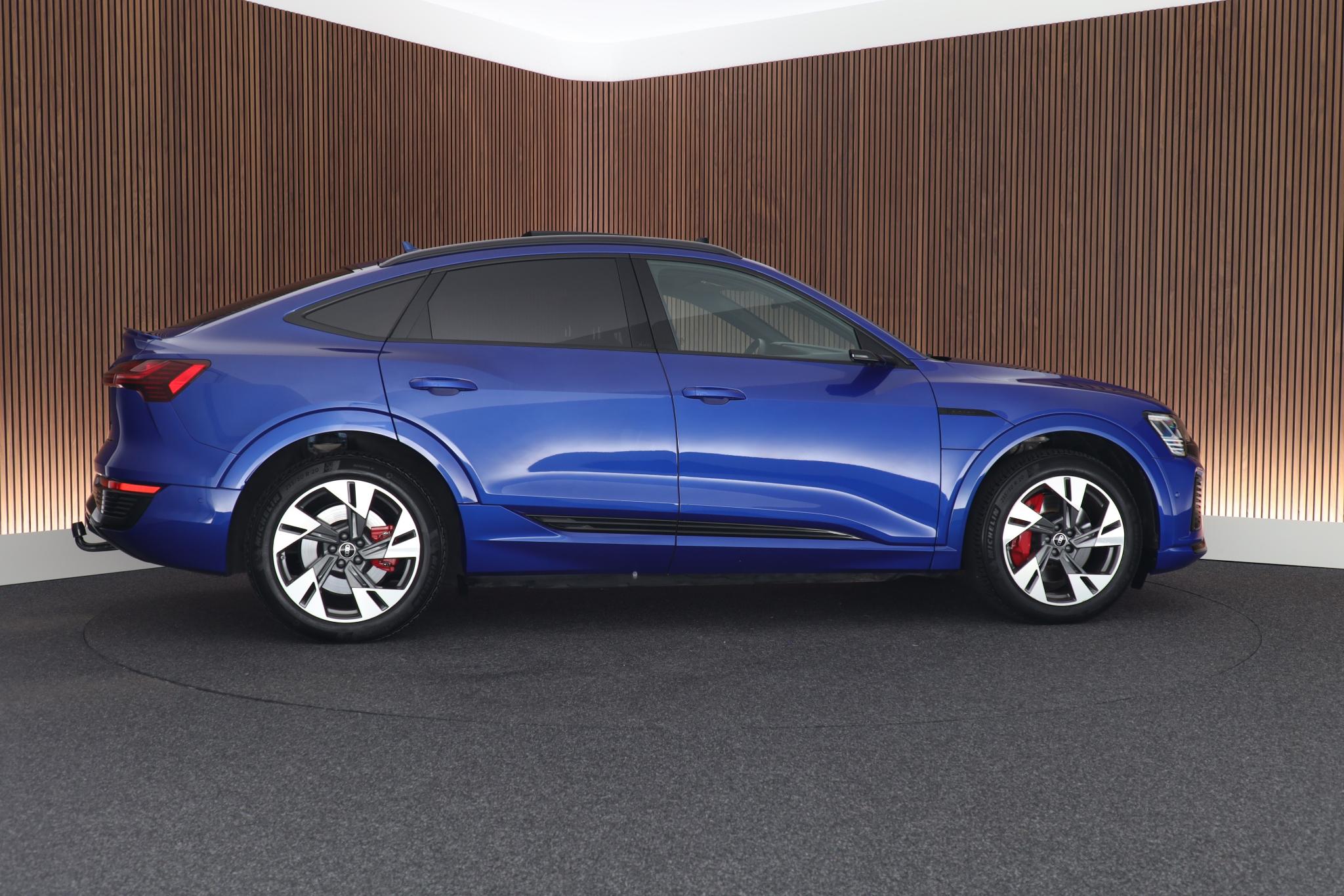 Foto van Audi Q8 Sportback 55 E-tron