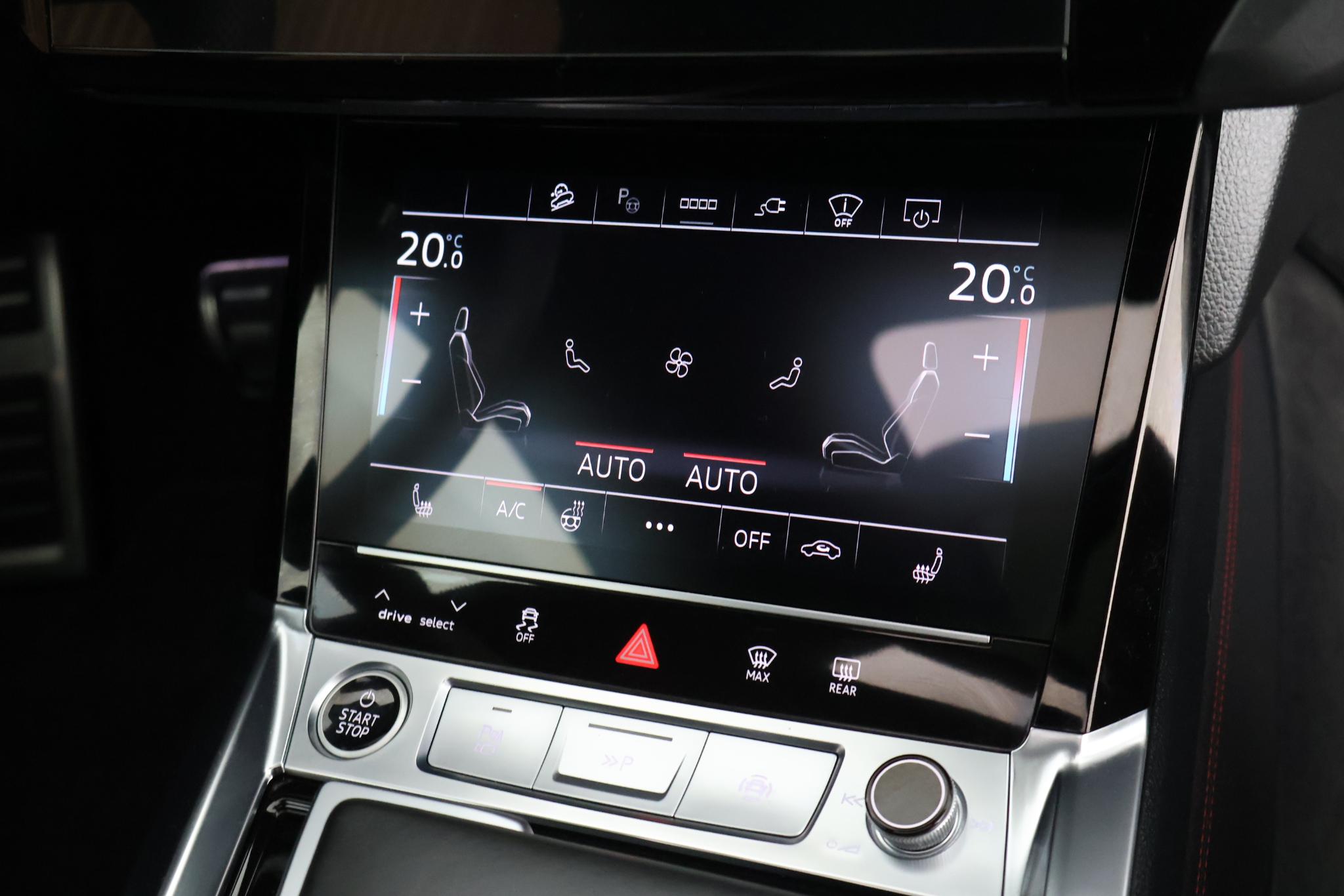 Foto van Audi Q8 Sportback 55 E-tron