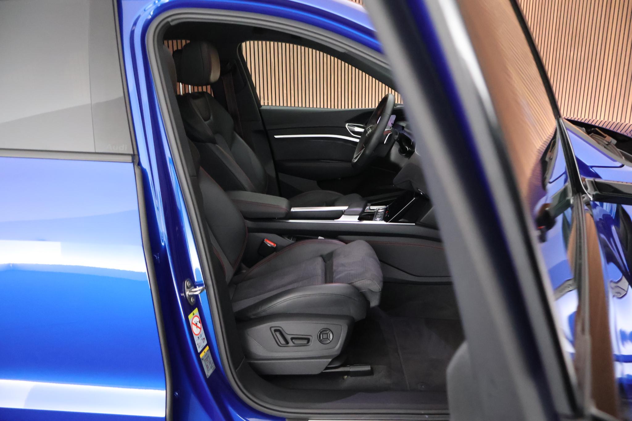 Foto van Audi Q8 Sportback 55 E-tron