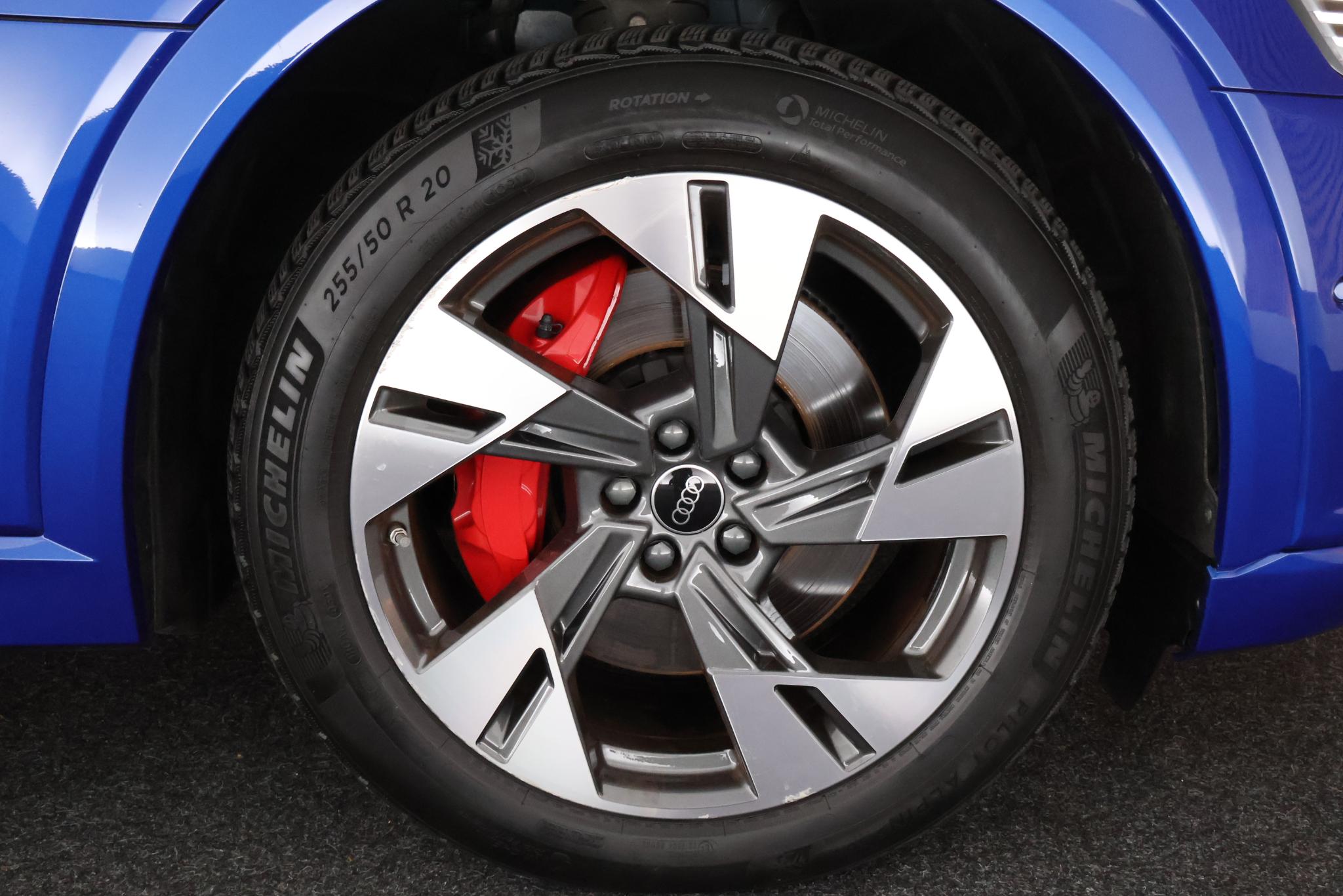 Foto van Audi Q8 Sportback 55 E-tron