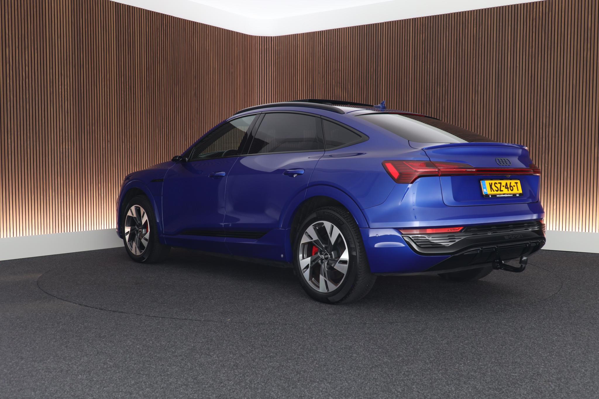 Foto van Audi Q8 Sportback 55 E-tron