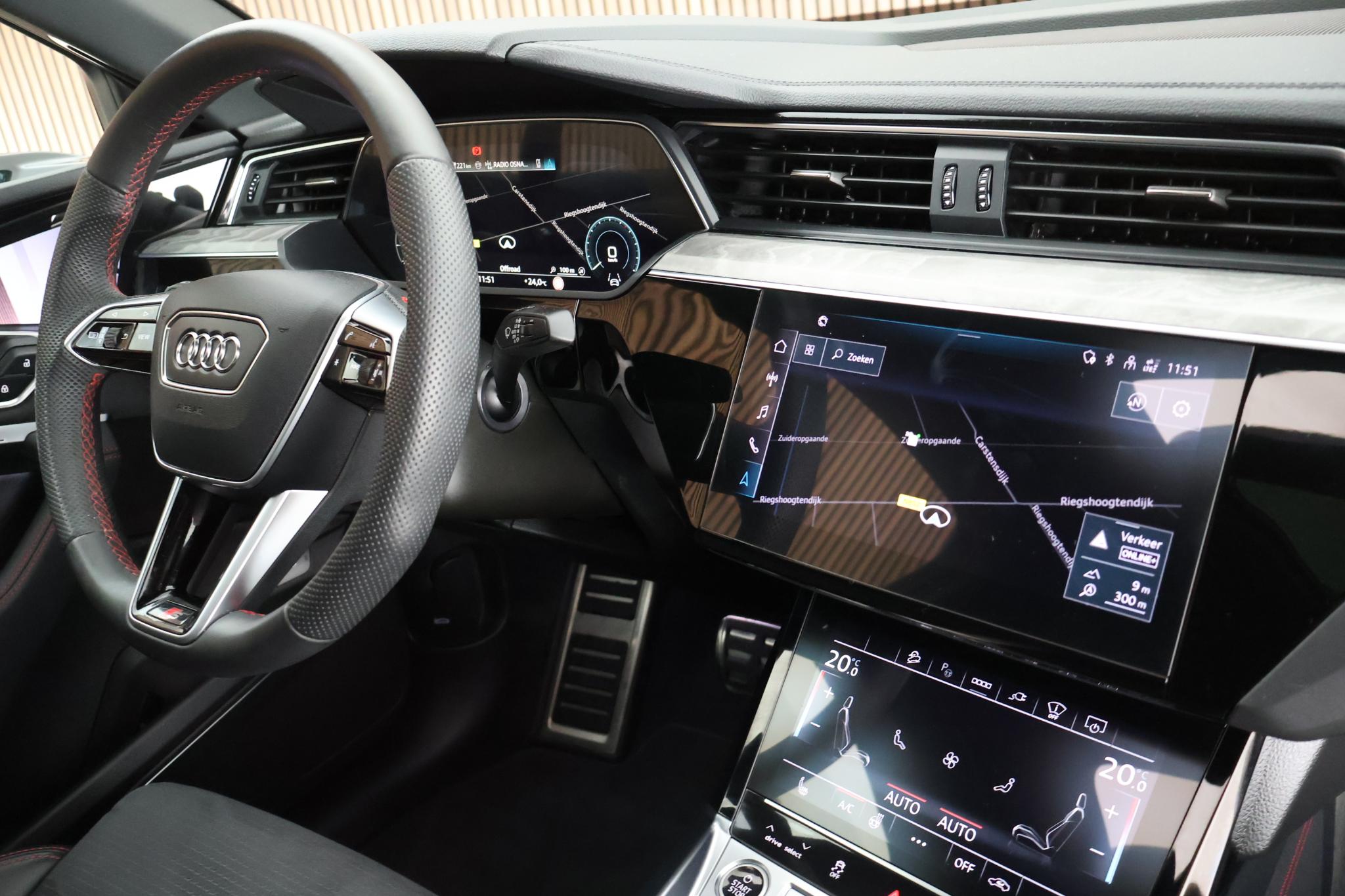 Foto van Audi Q8 Sportback 55 E-tron