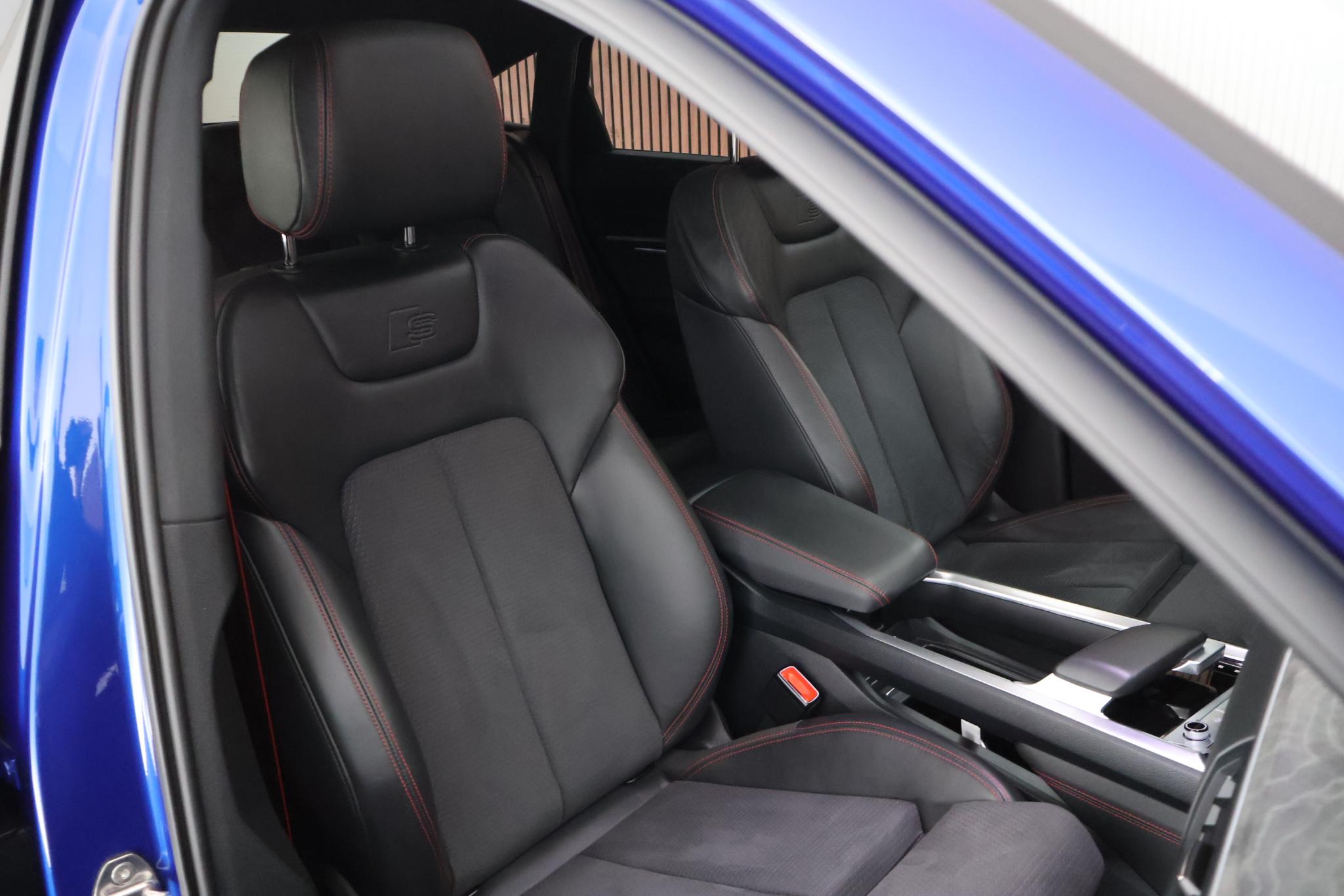Foto van Audi Q8 Sportback 55 E-tron