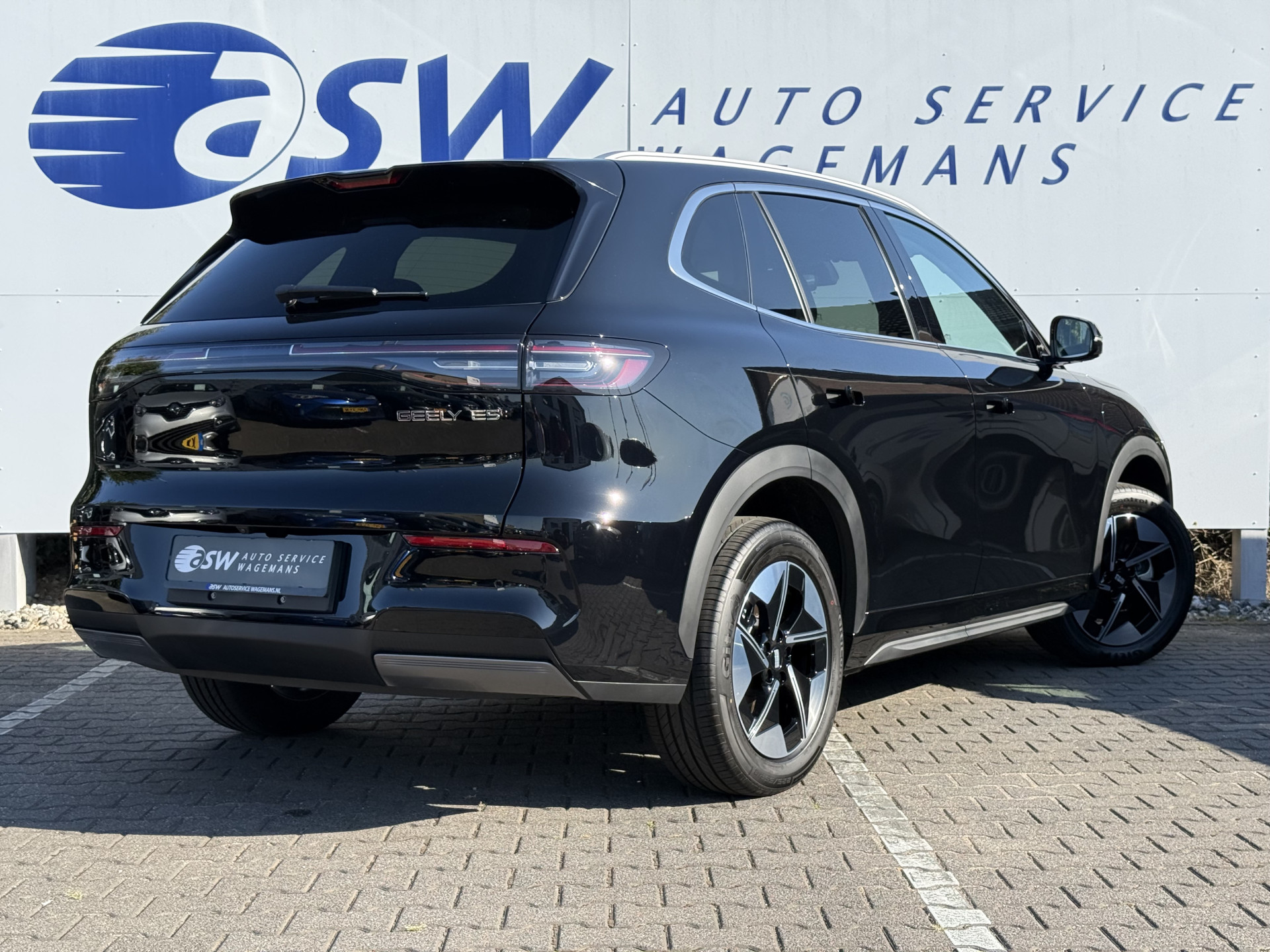 Foto van Geely E5