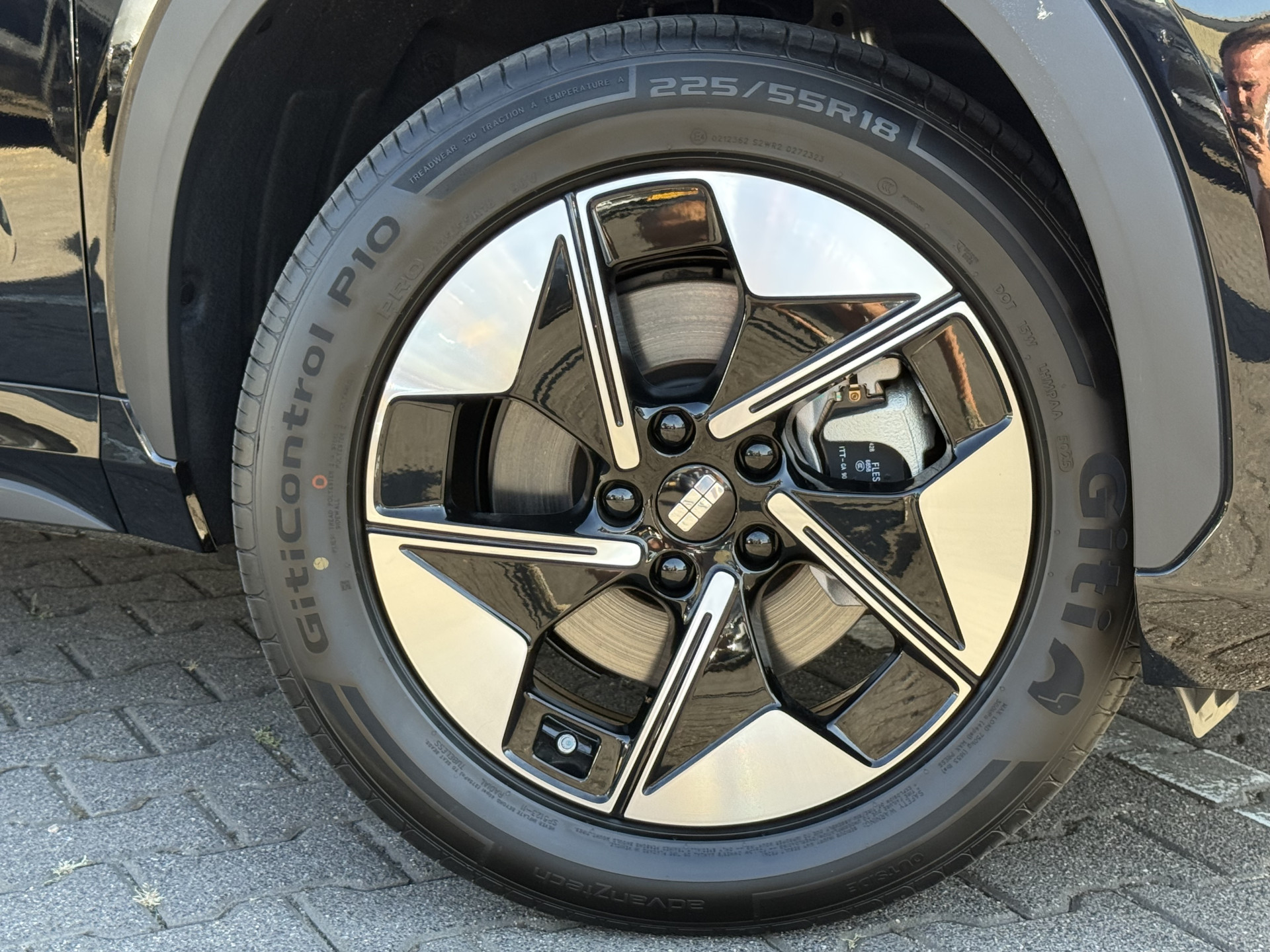 Foto van Geely E5