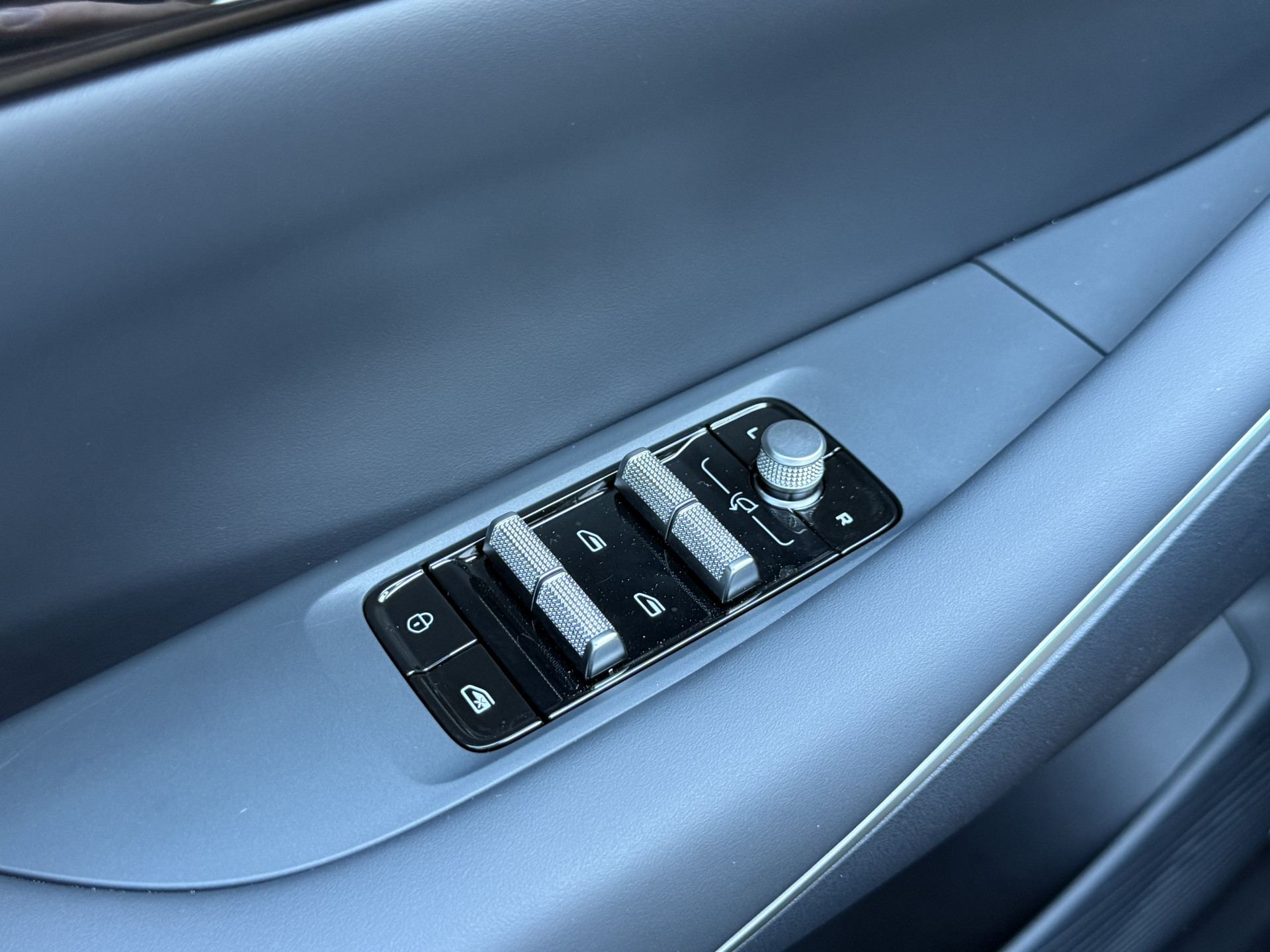 Foto van Geely E5