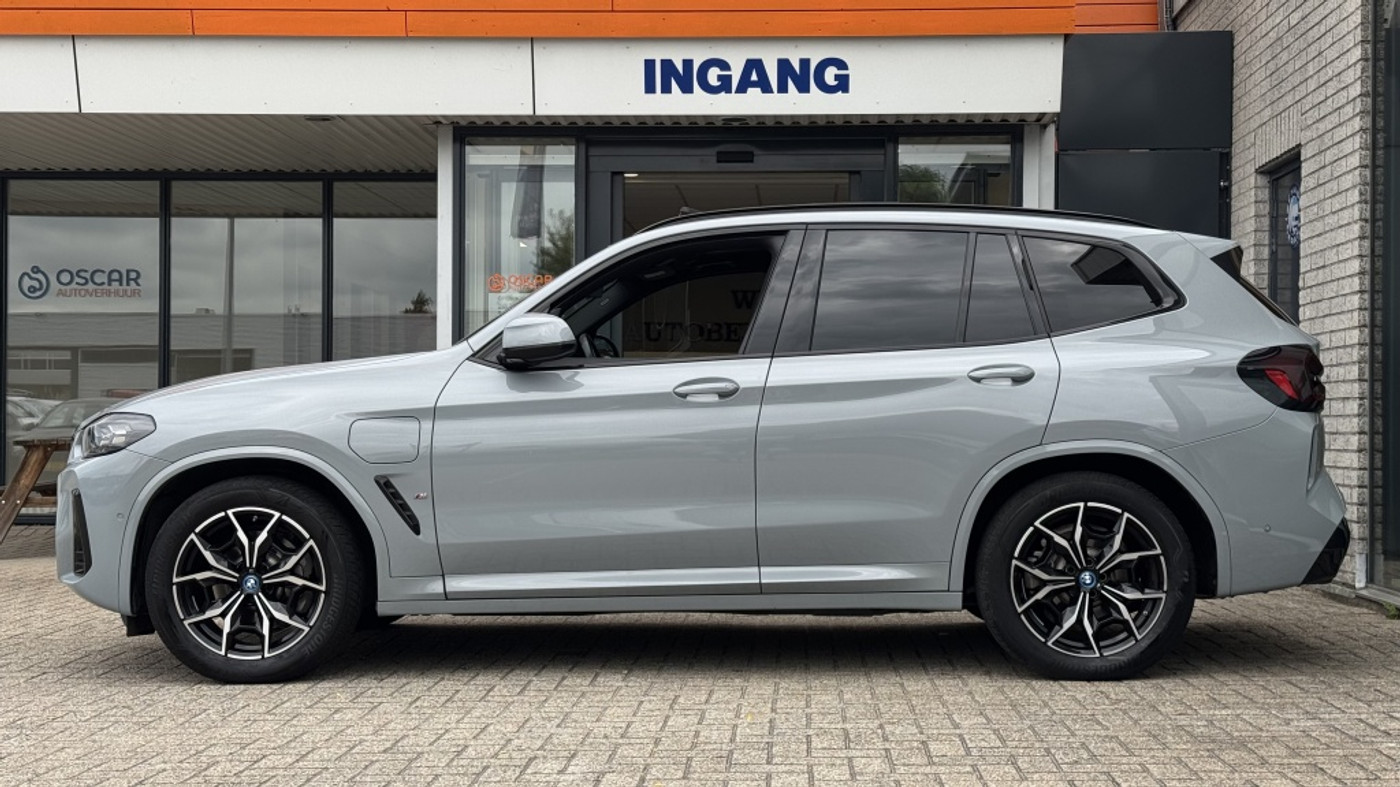 Foto van BMW X3 Xdrive30e