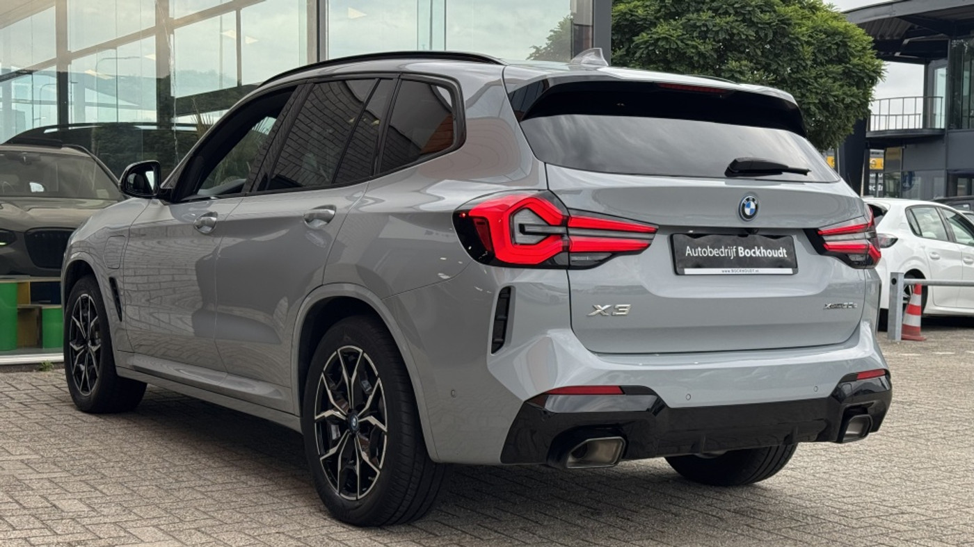 Foto van BMW X3 Xdrive30e