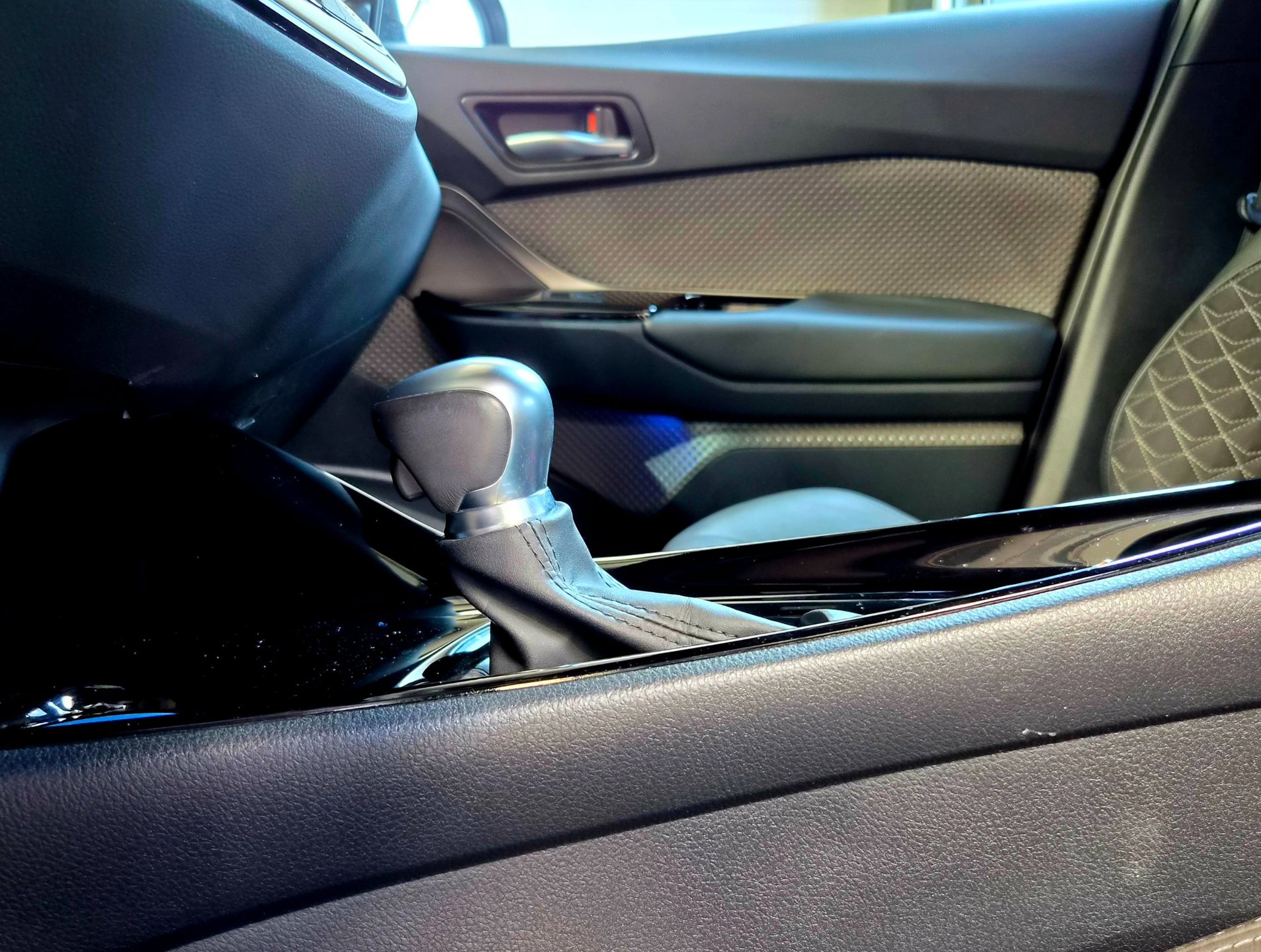Foto van Toyota Toyota C-hr