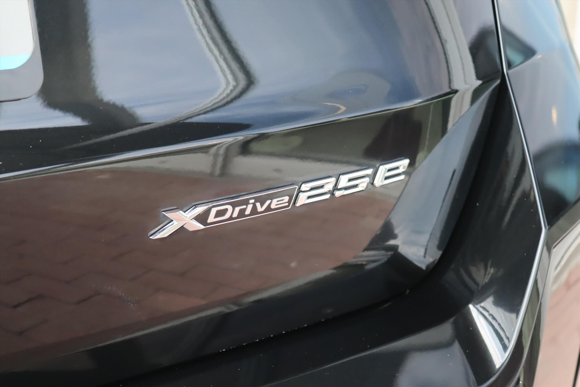 Foto van BMW X1 Xdrive25e