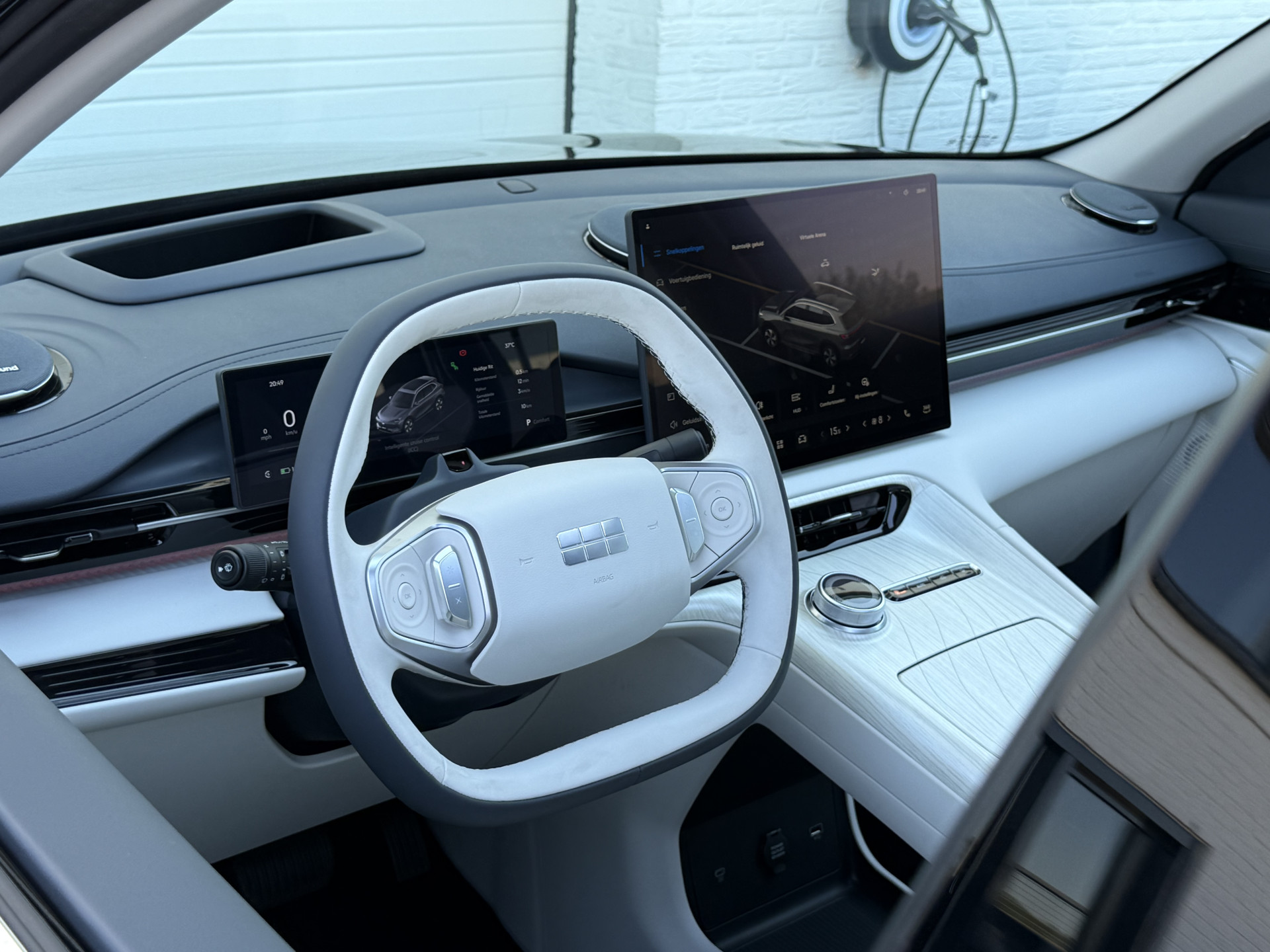 Foto van Geely E5