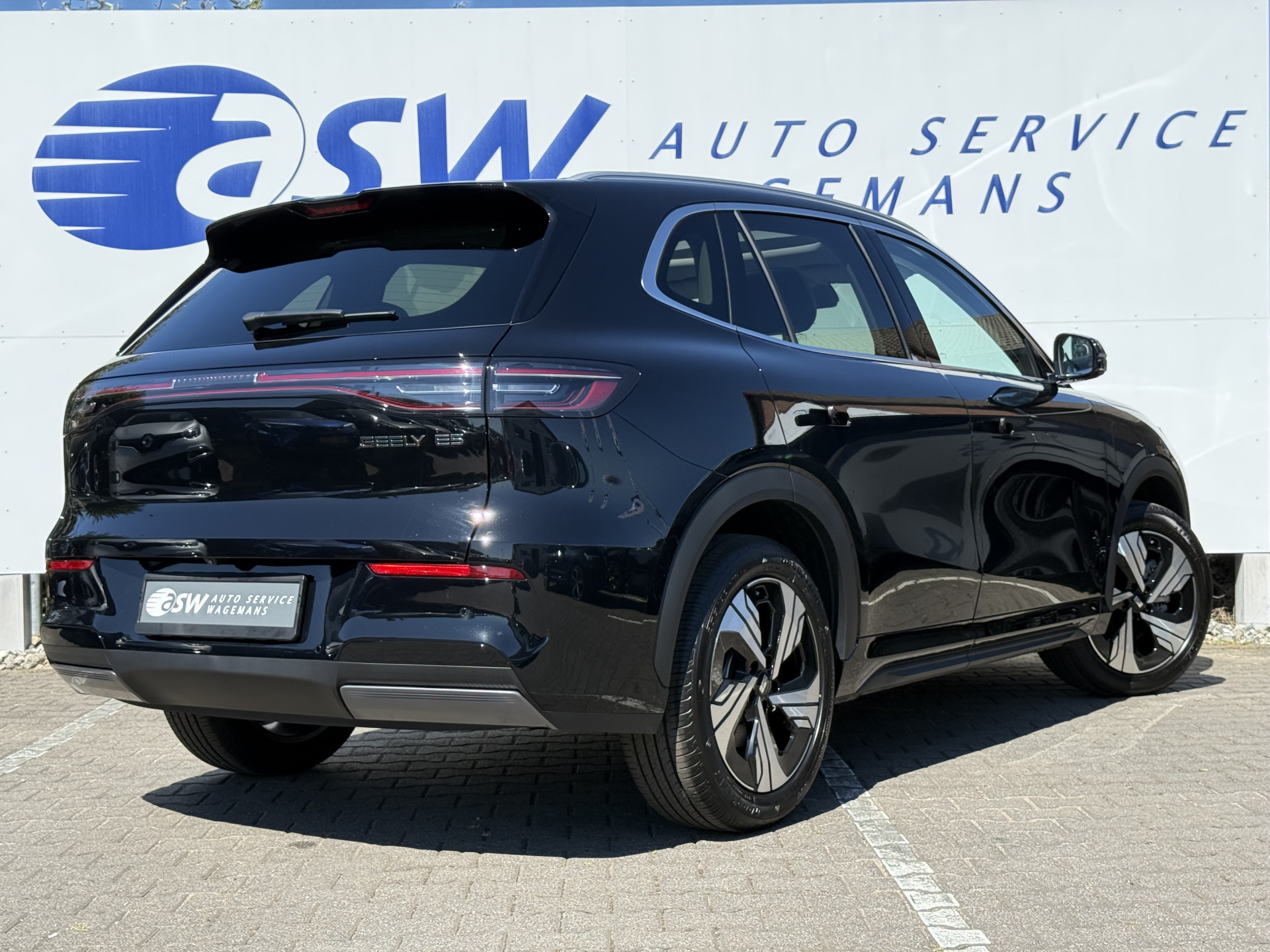Foto van Geely E5