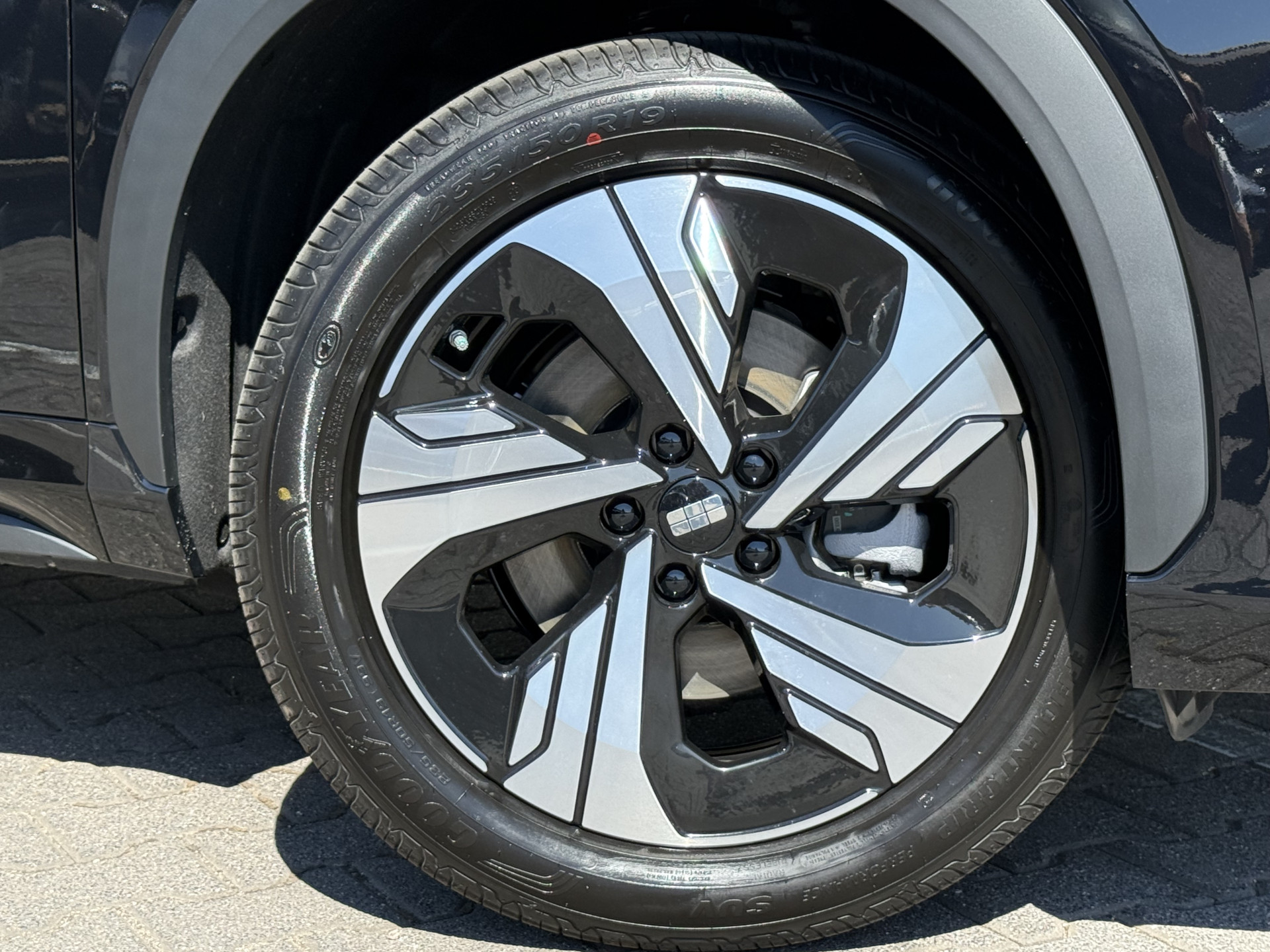 Foto van Geely E5
