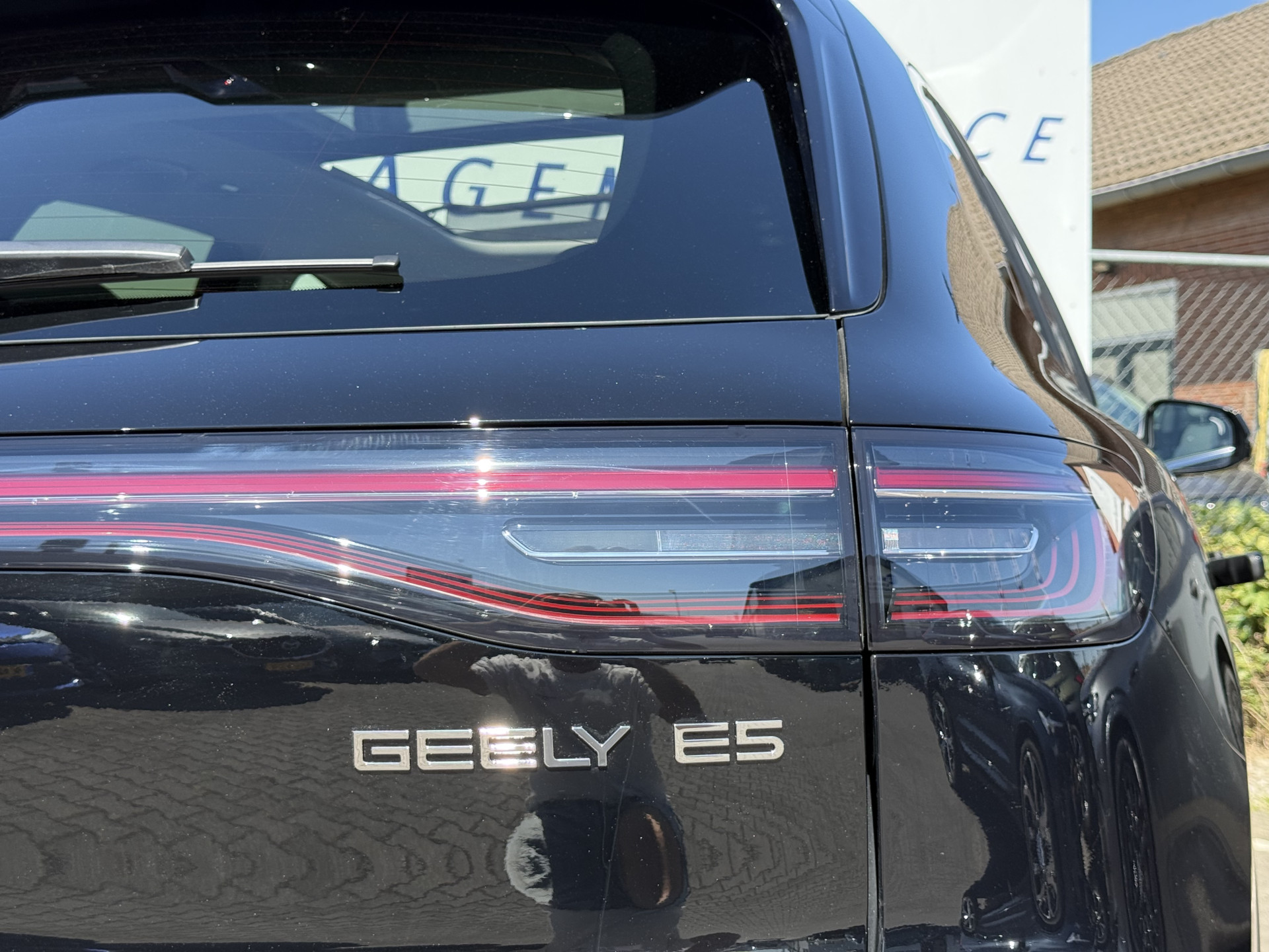 Foto van Geely E5