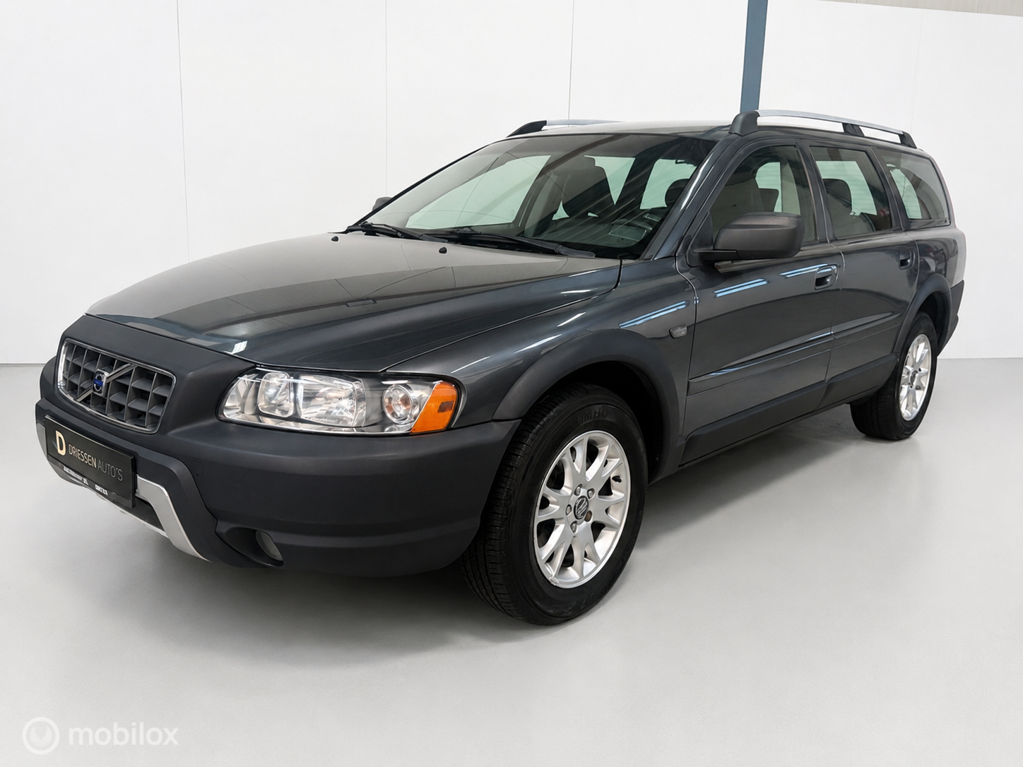 Volvo Xc70 2.5 T Kinetic AUTOMAAT / LEER 2006 - voorkant