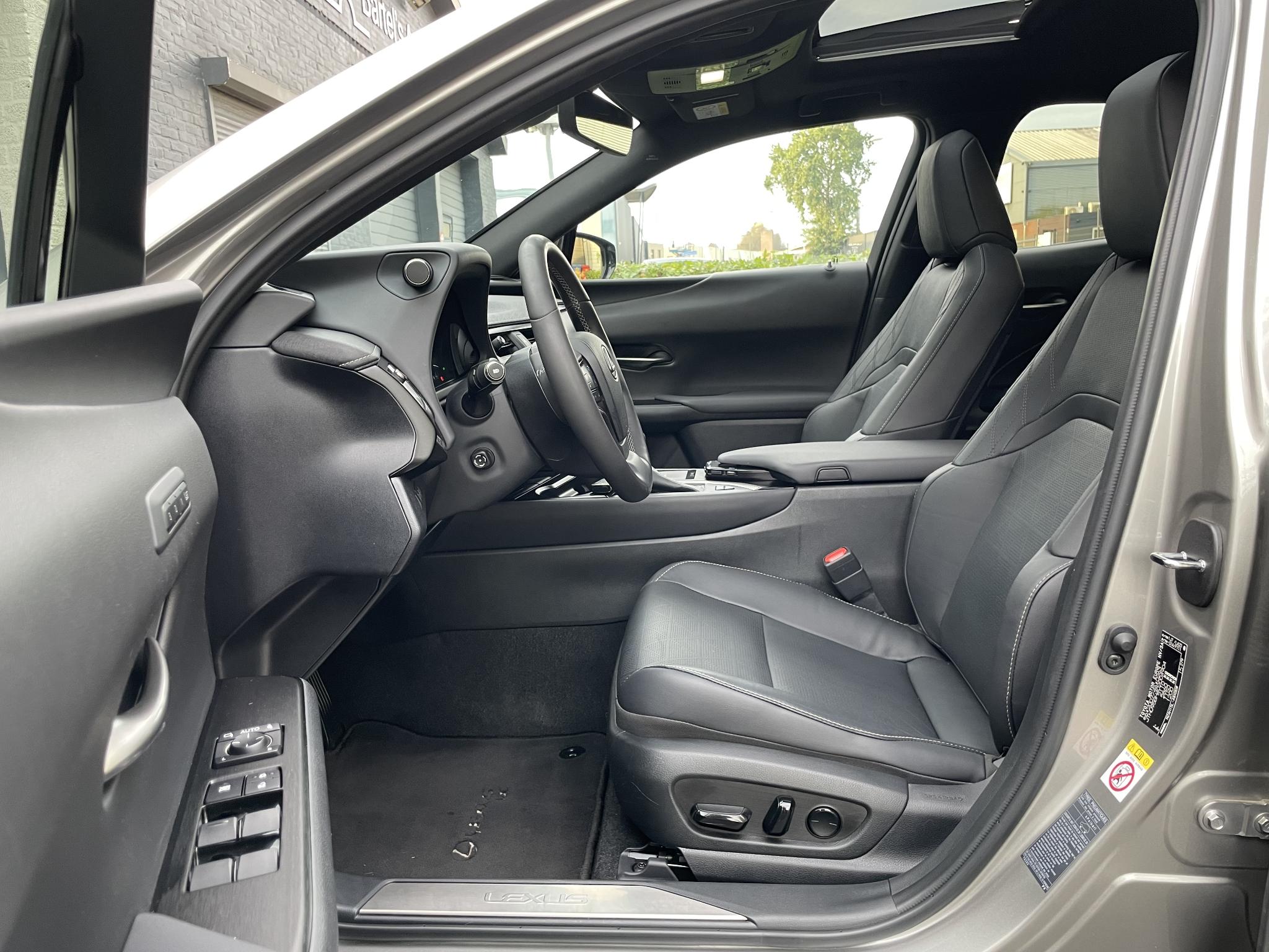 Foto van Lexus Ux