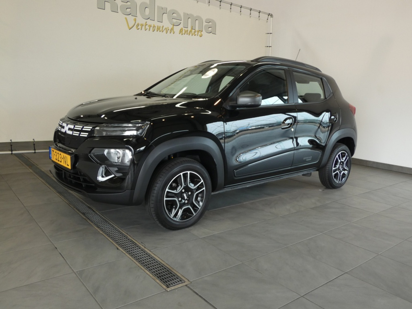 Dacia Spring Expression Navi en Camera 2023 - voorkant