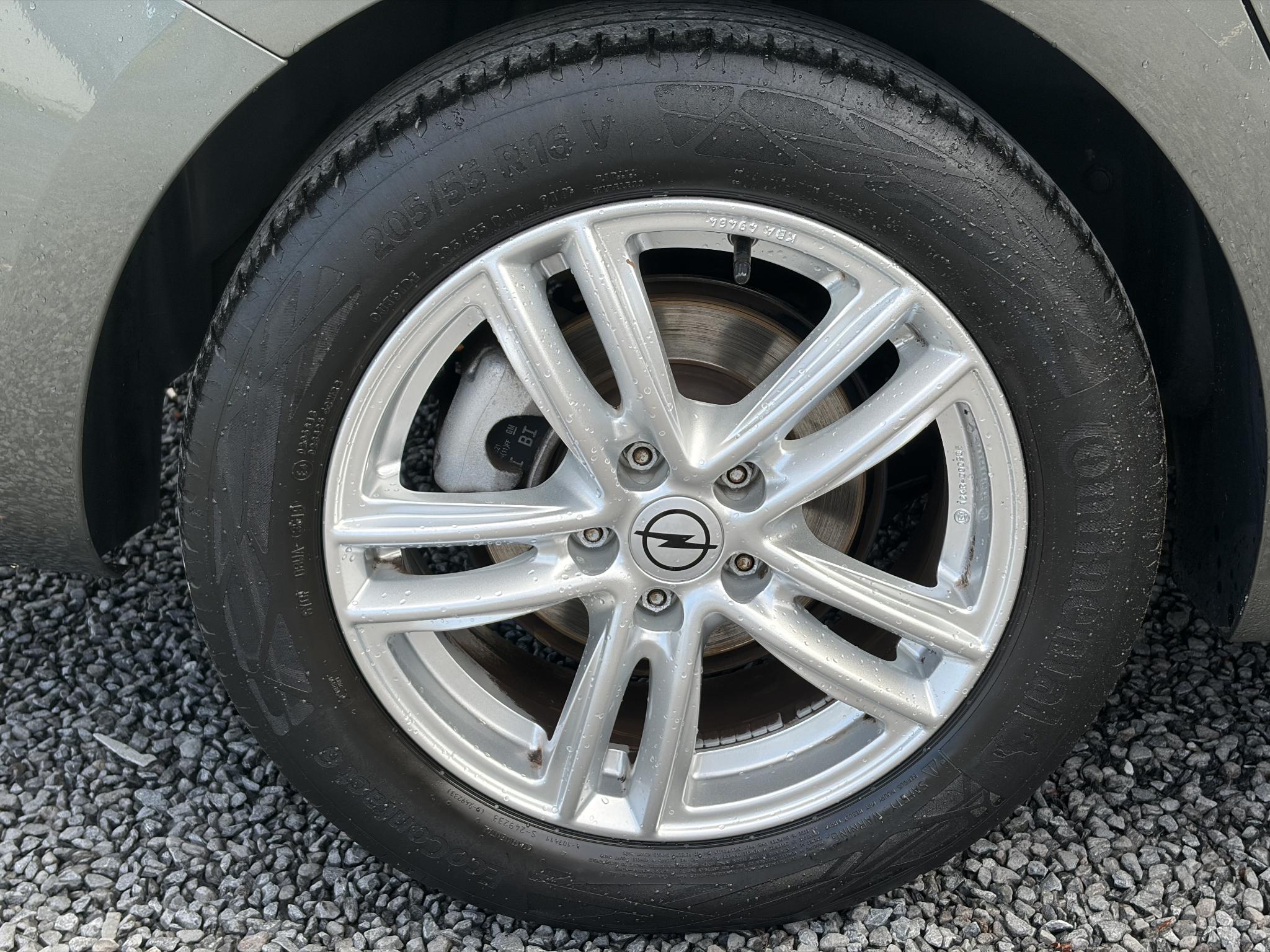 Foto van Opel Astra Sports Tourer