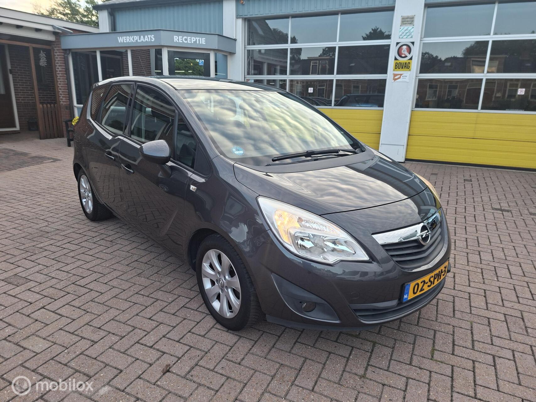 Opel Meriva 1.4 Turbo Business Edition 2011 - voorkant