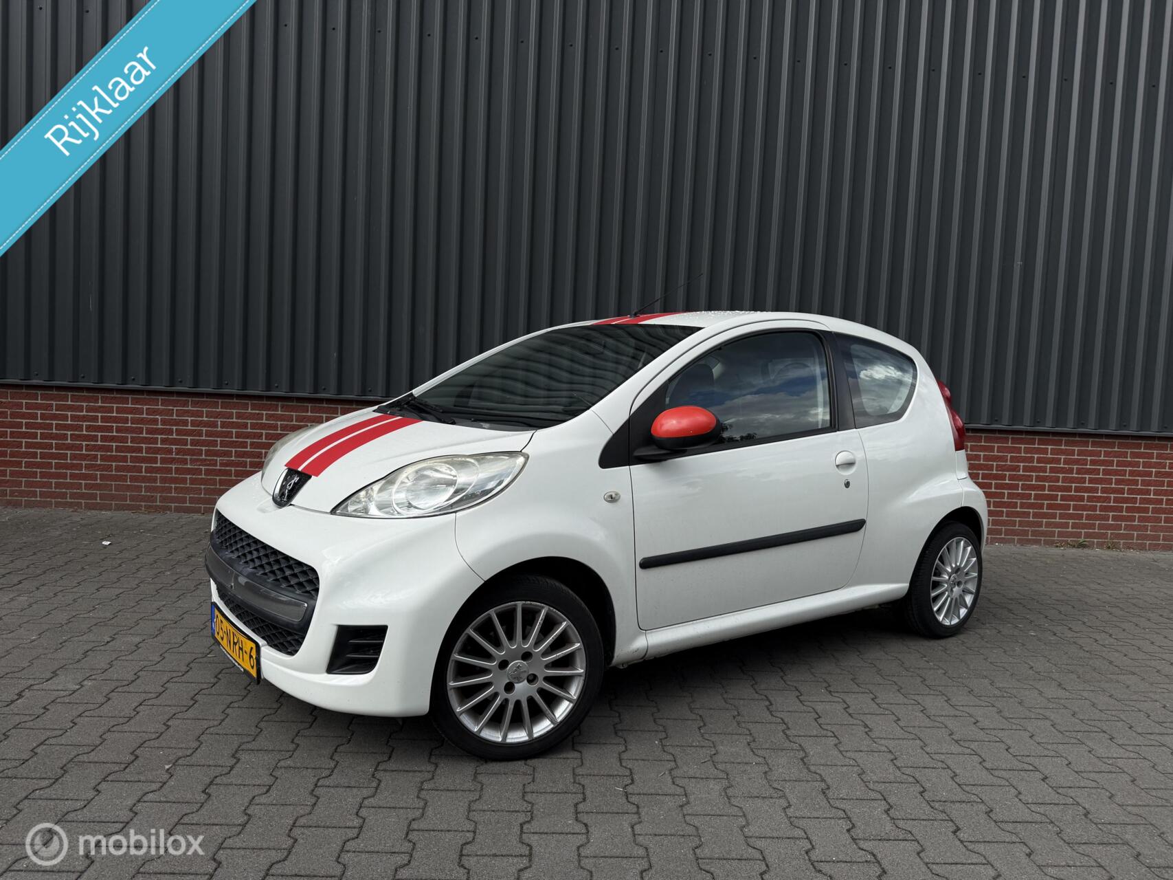 Peugeot 107 1.0-12V XS 2010 - voorkant
