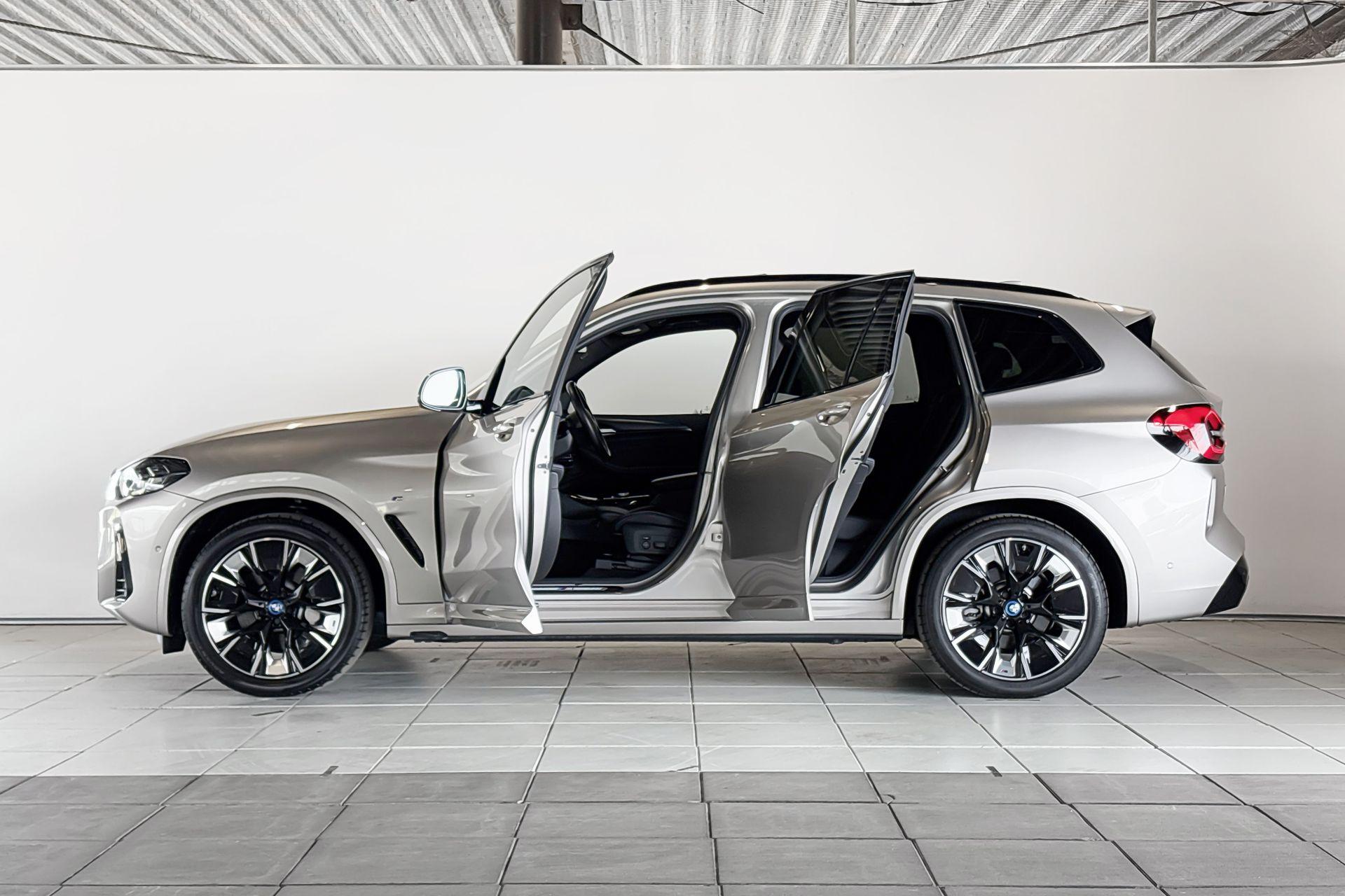 Foto van BMW Ix3