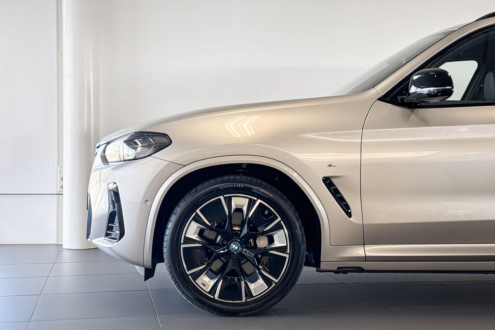Foto van BMW Ix3