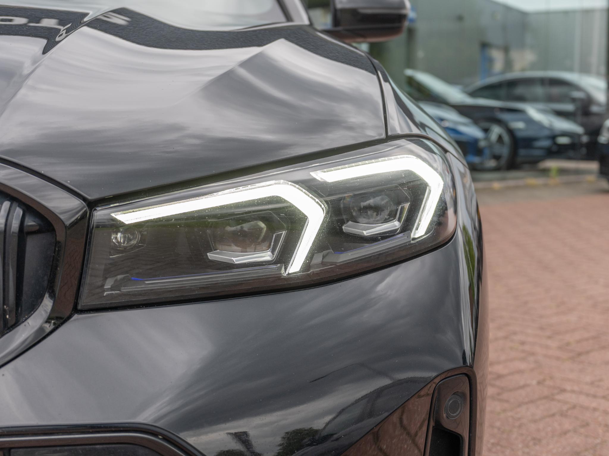 Foto van BMW 330i