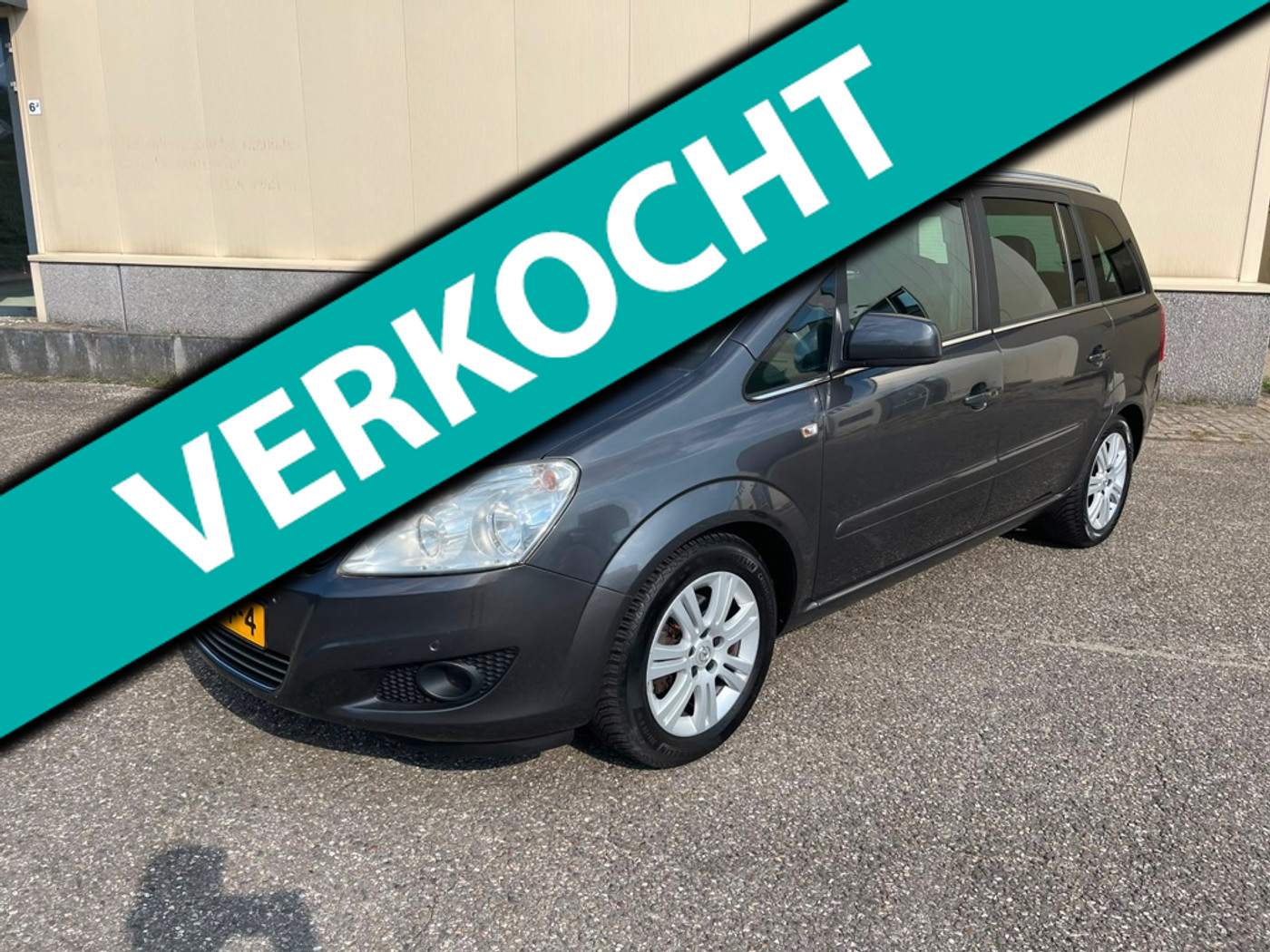 Opel Zafira 1.8 Cosmo 7 Persoons ! Airco ! 2010 - voorkant