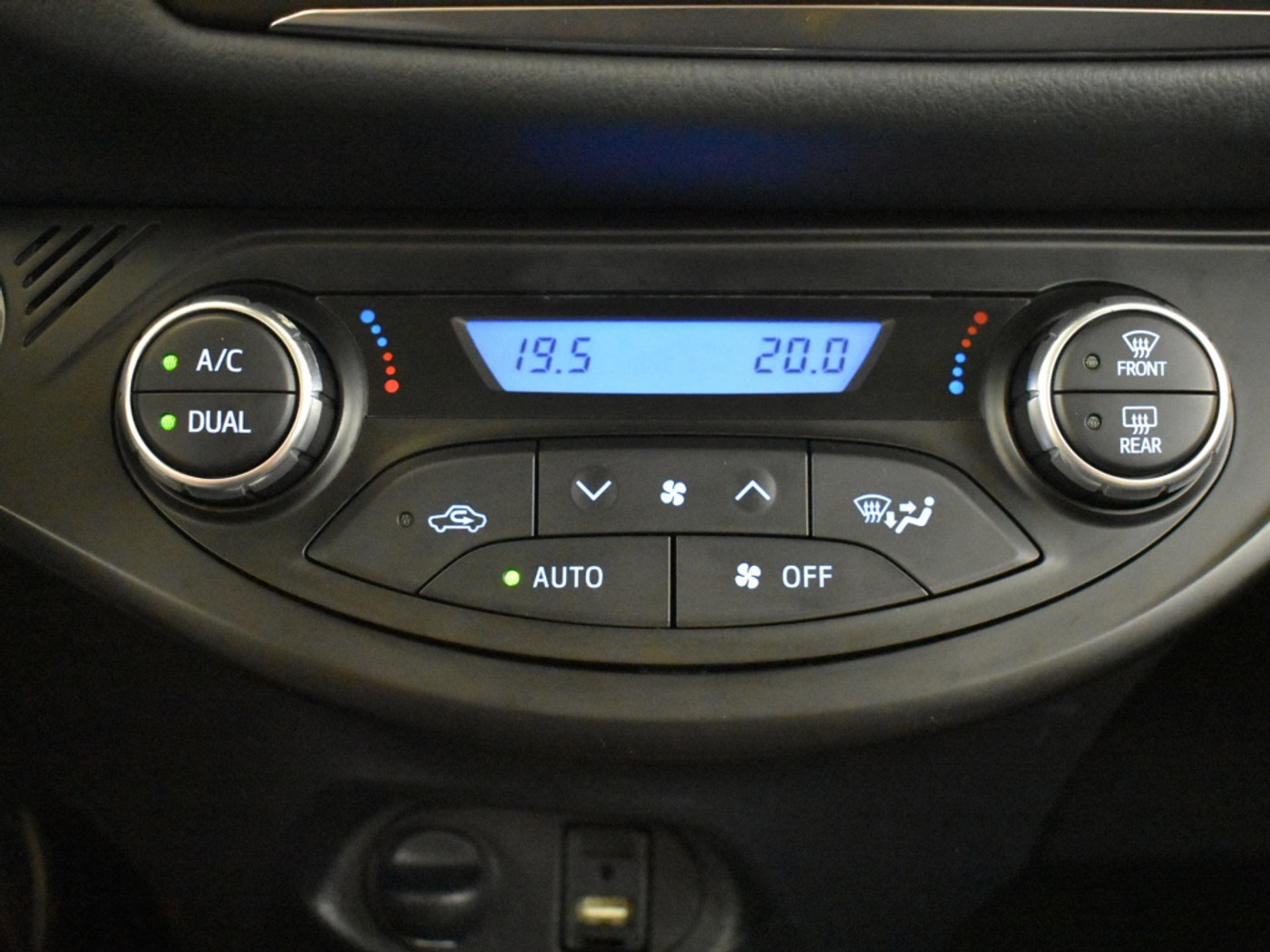 Foto van Toyota Toyota Yaris Hybrid