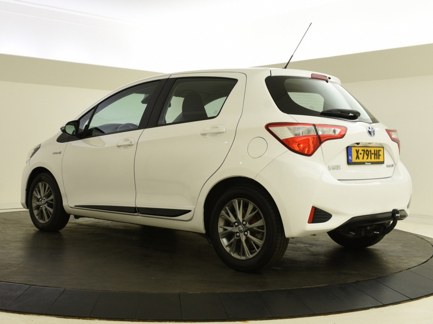 Foto van Toyota Toyota Yaris Hybrid