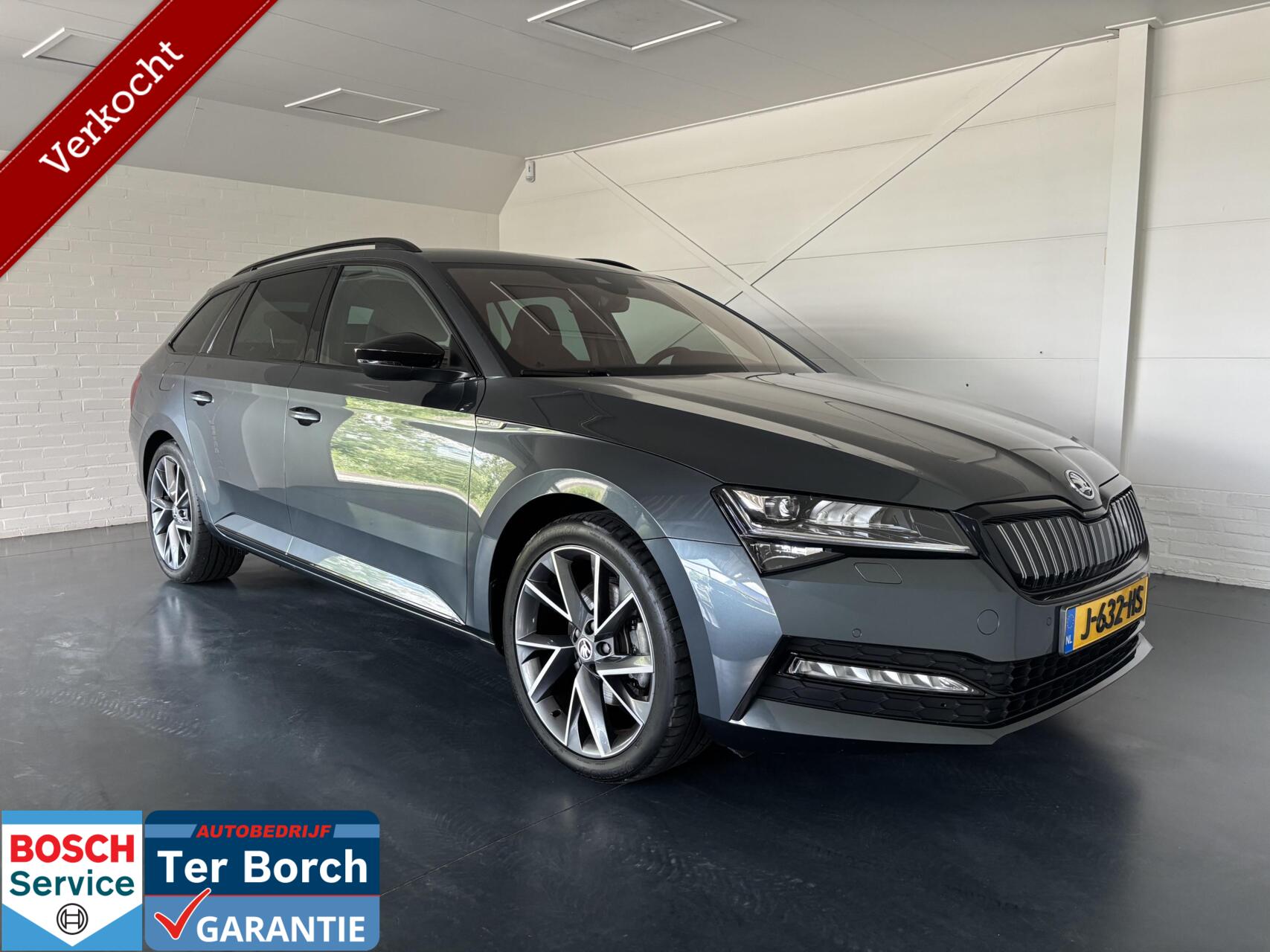 Skoda Superb 1.4 TSI iV Sportline Business 19",Virtual 2020 - voorkant