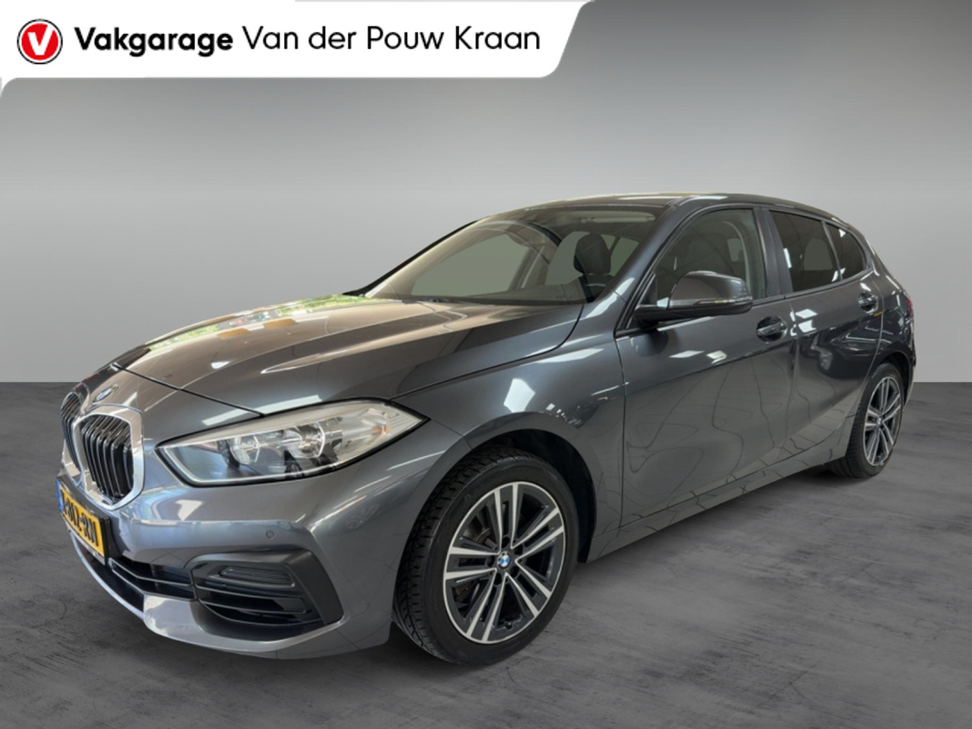 BMW 118i 118i High Executive Automaat Trekhaak 2020 - voorkant