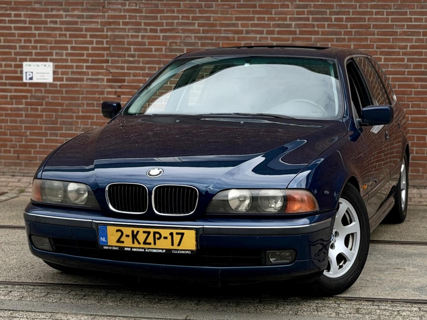 BMW 5er Reihe 523i Executive 1997 - voorkant