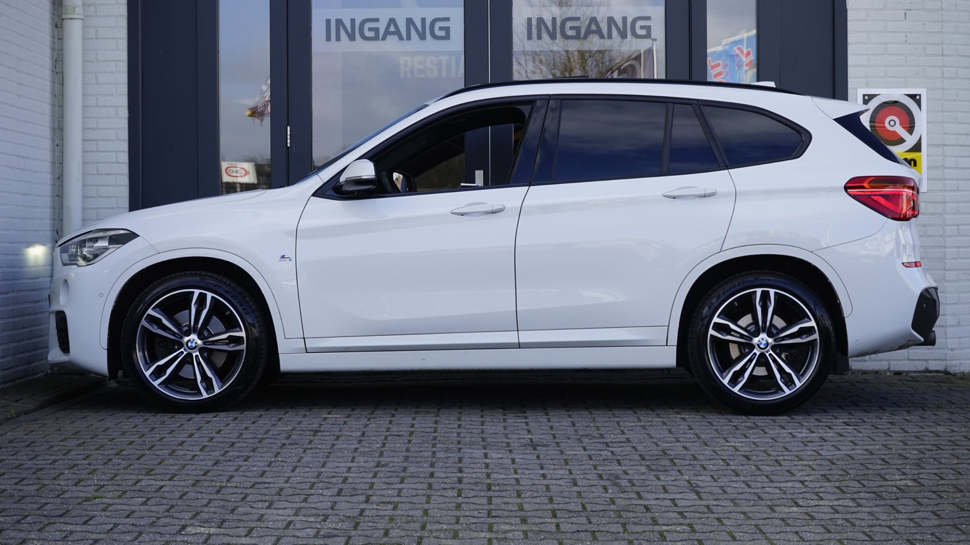 Foto van BMW X1 Sdrive20i