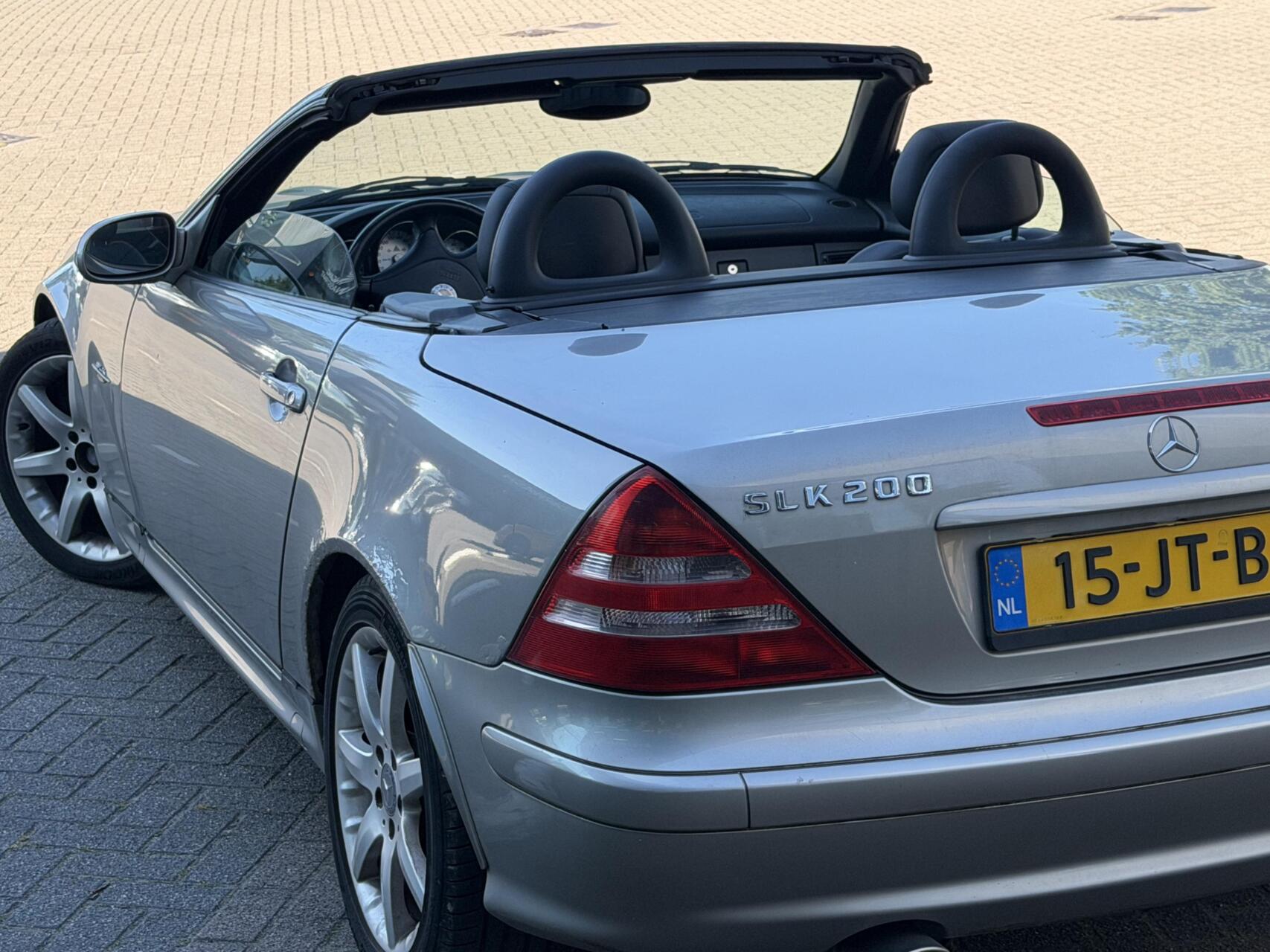 Foto van Mercedes-Benz SLK 200 Kompressor