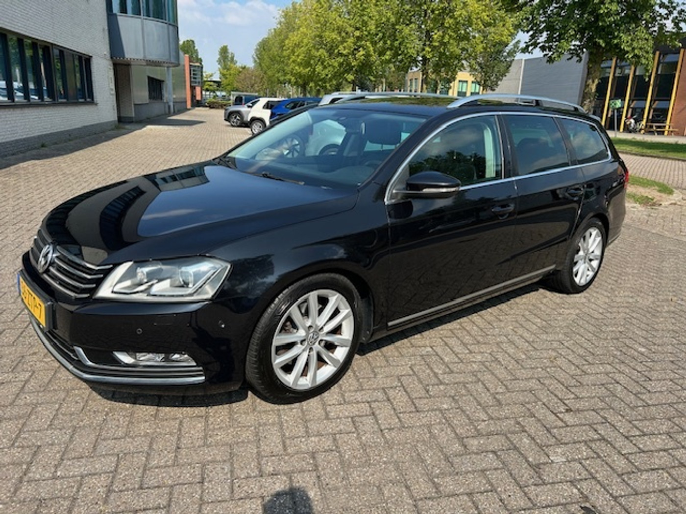 Volkswagen Passat 2.0 TSI Highline PANO NAVI CAMERA LEER. 2013 - voorkant