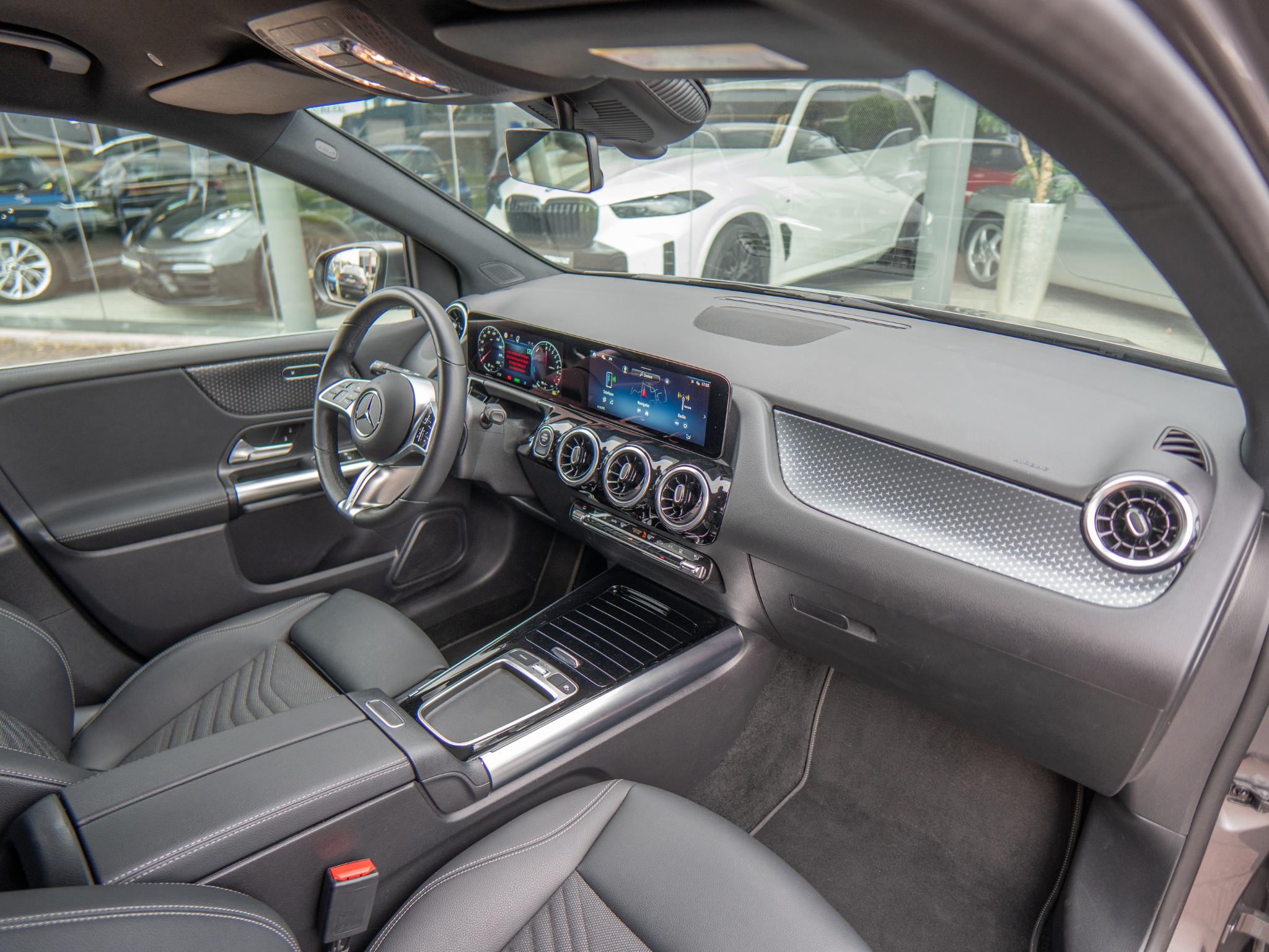 Foto van Mercedes-Benz B 250 E