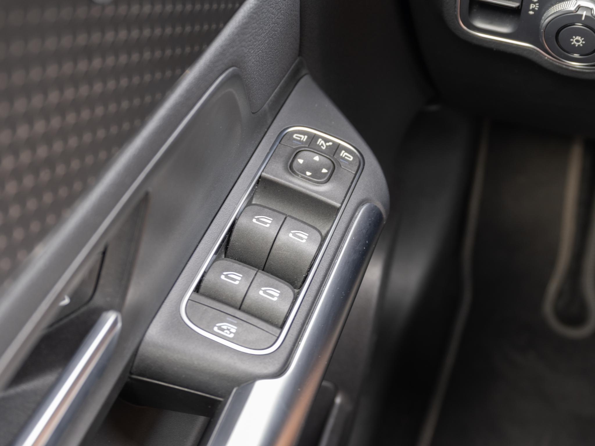 Foto van Mercedes-Benz B 250 E