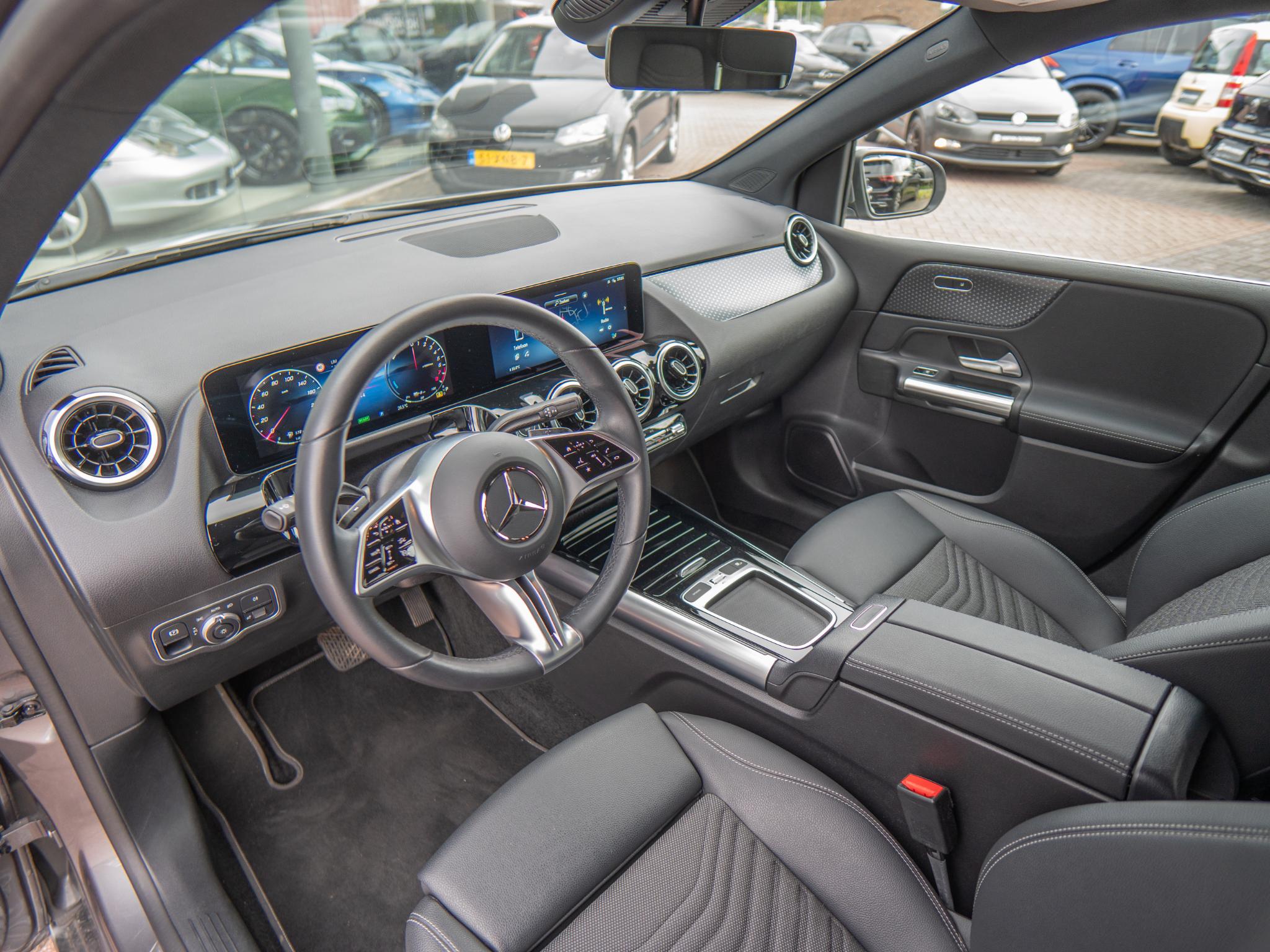 Foto van Mercedes-Benz B 250 E