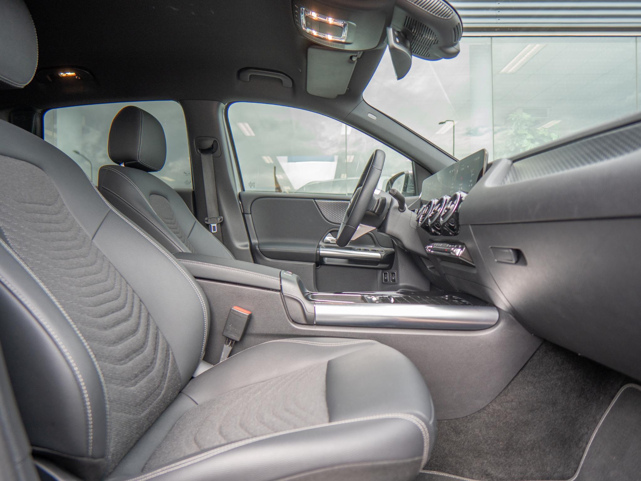 Foto van Mercedes-Benz B 250 E