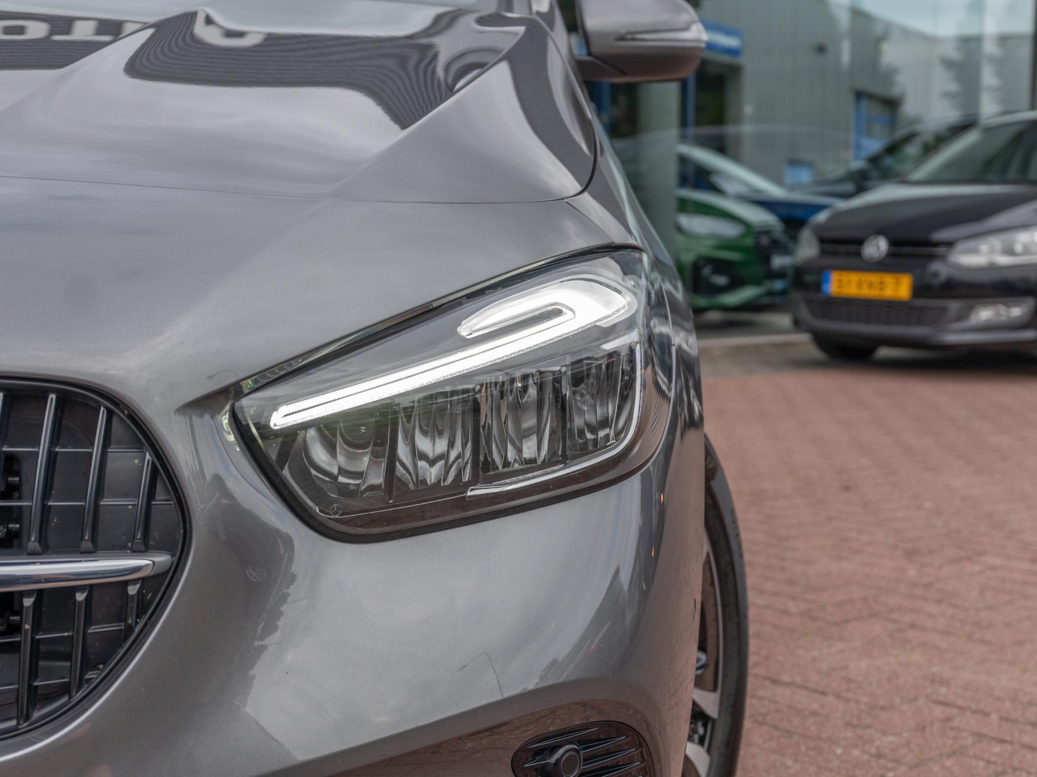 Foto van Mercedes-Benz B 250 E