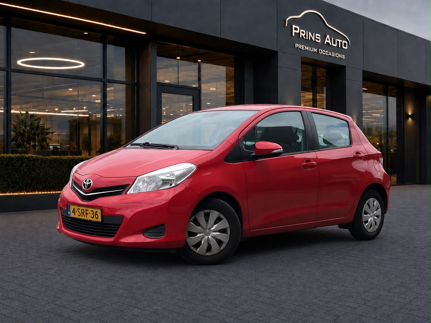 Toyota Toyota Yaris 1.3 VVT-i Now 2013 - voorkant